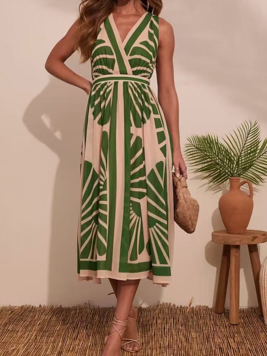 bebe Printed V-Neck Sleeveless A-Line Midi Dress