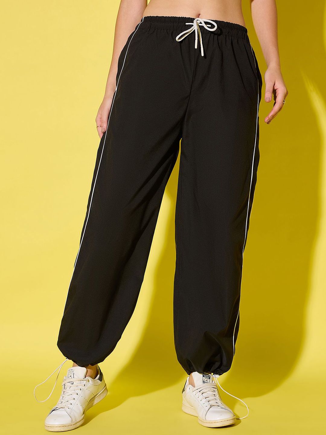 QIOA Women Relaxed High-Rise Wrinkle Free Parallel Trousers