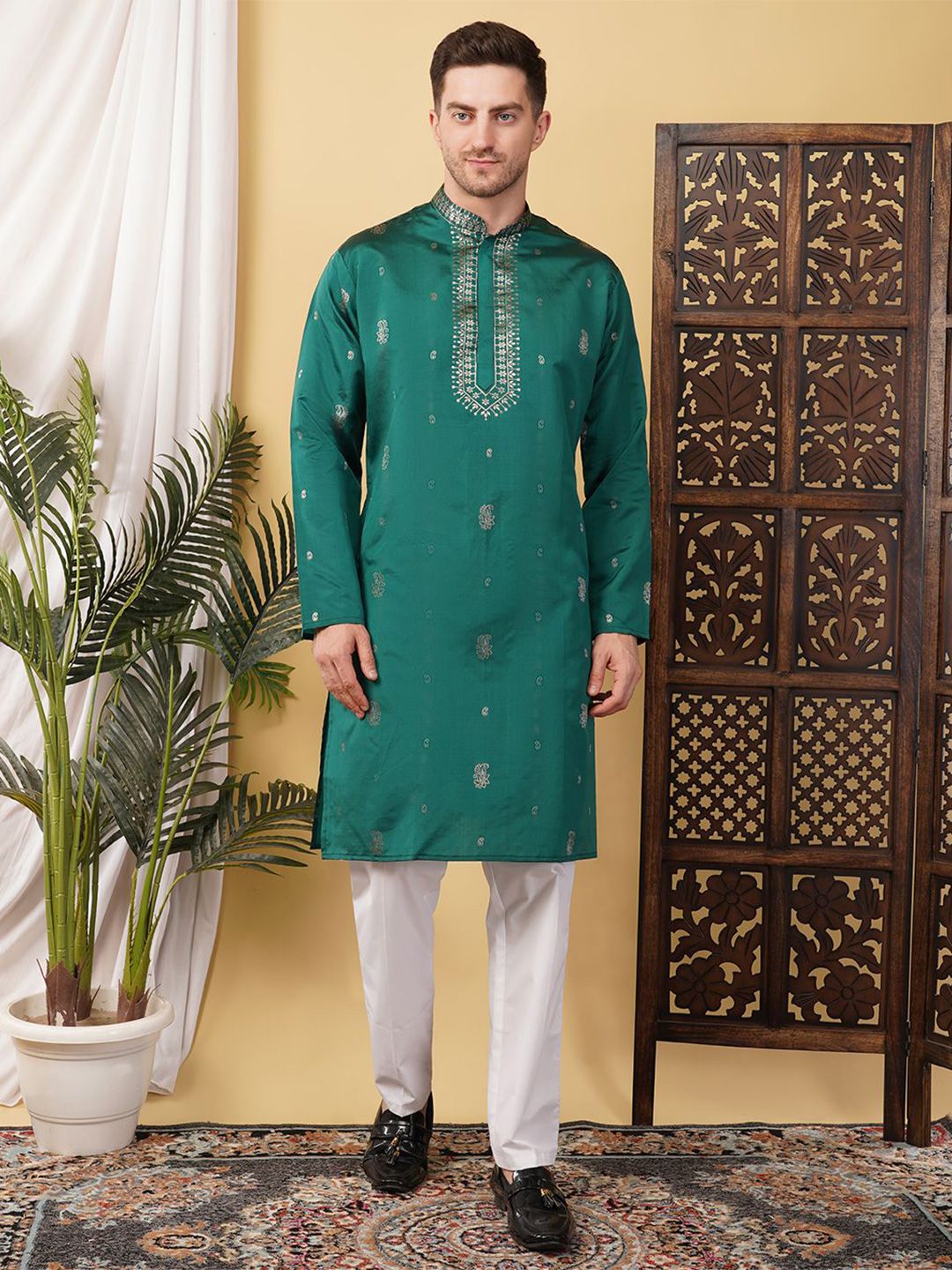 ADHIRAJAN Paisley Woven Design Mandarin Collar Silk Kurta