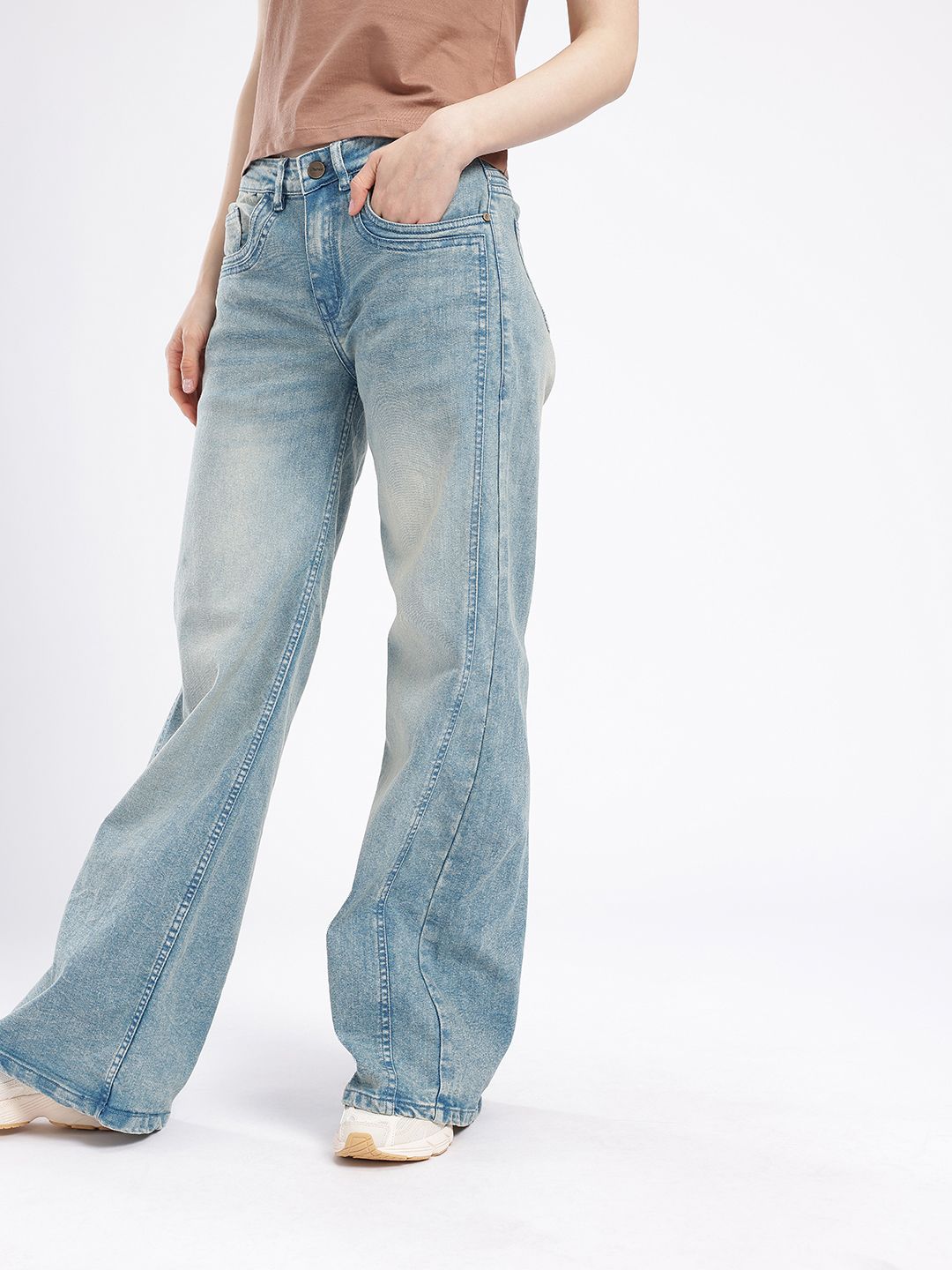 Women Wide Leg Light Faded Stretchable Jeans 3
