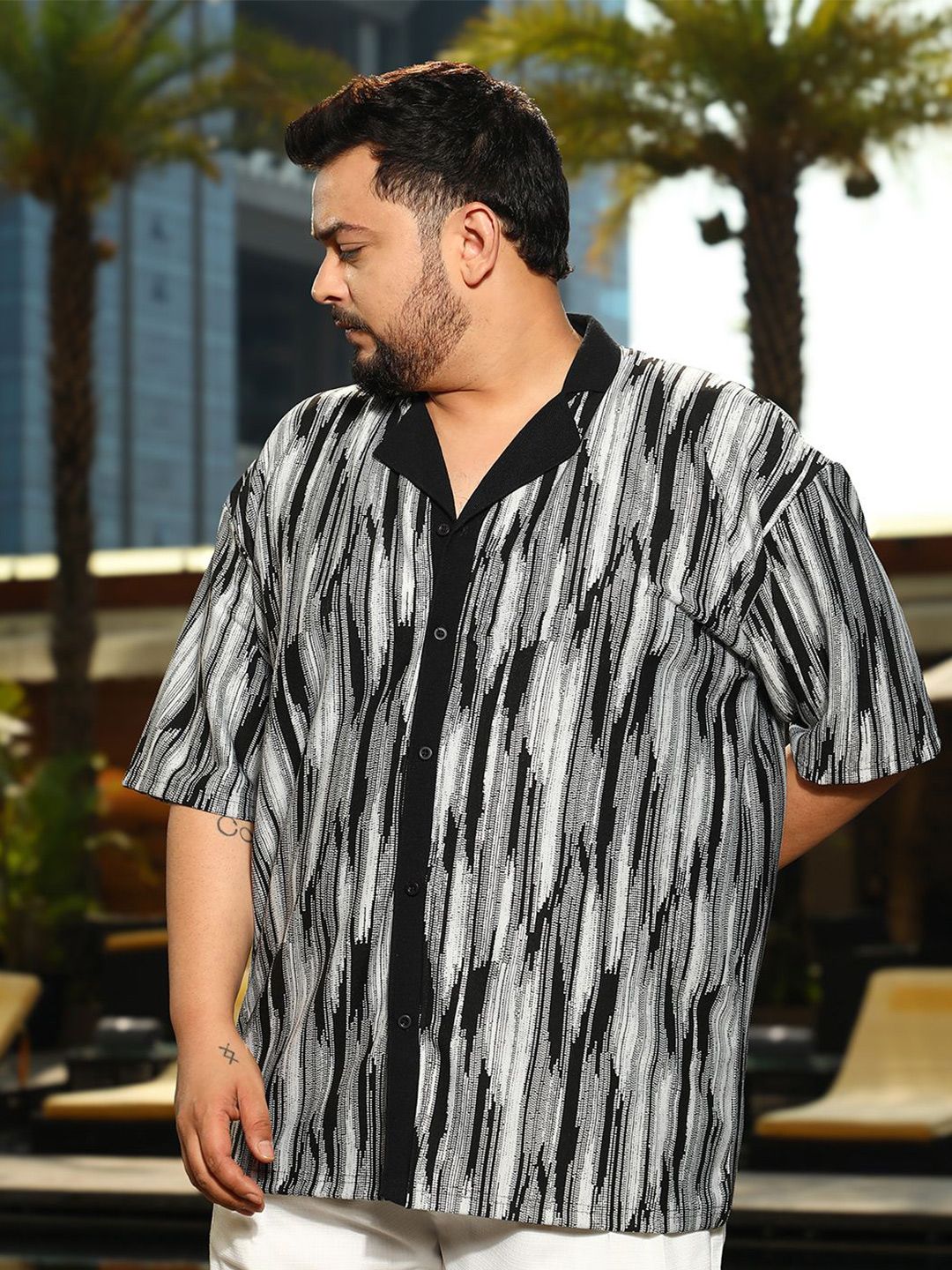 Instafab Plus Abstract Printed Comfort Spread Collar Cotton Shirt