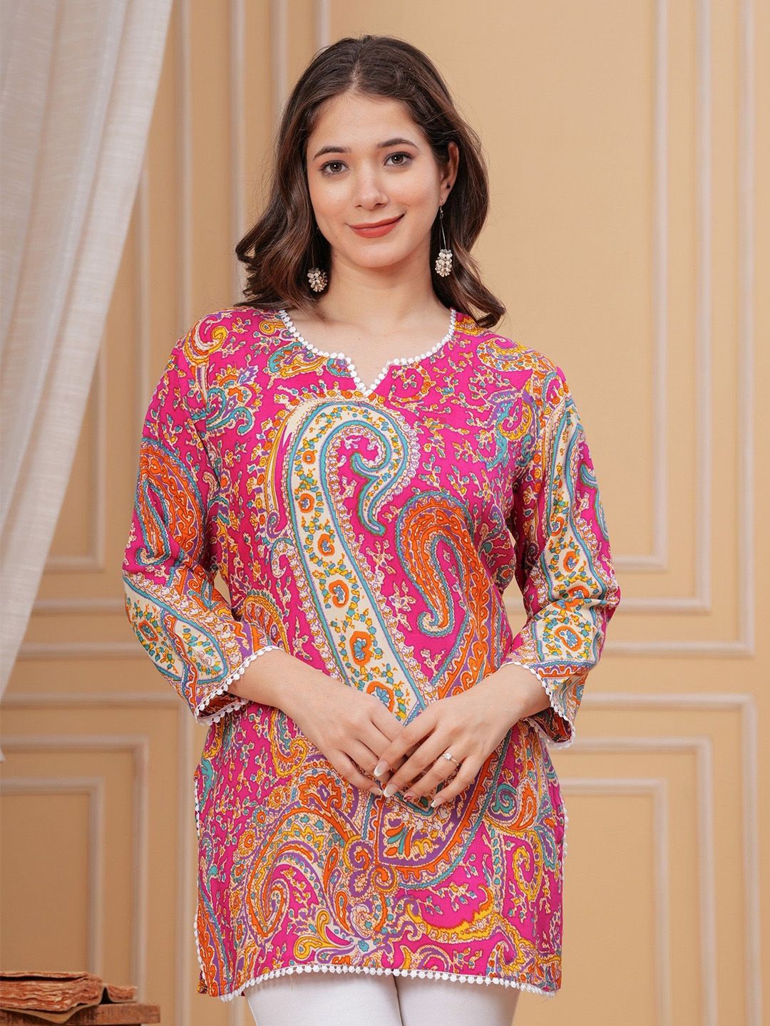 KBZ Women Floral Print V- Neck Kurta