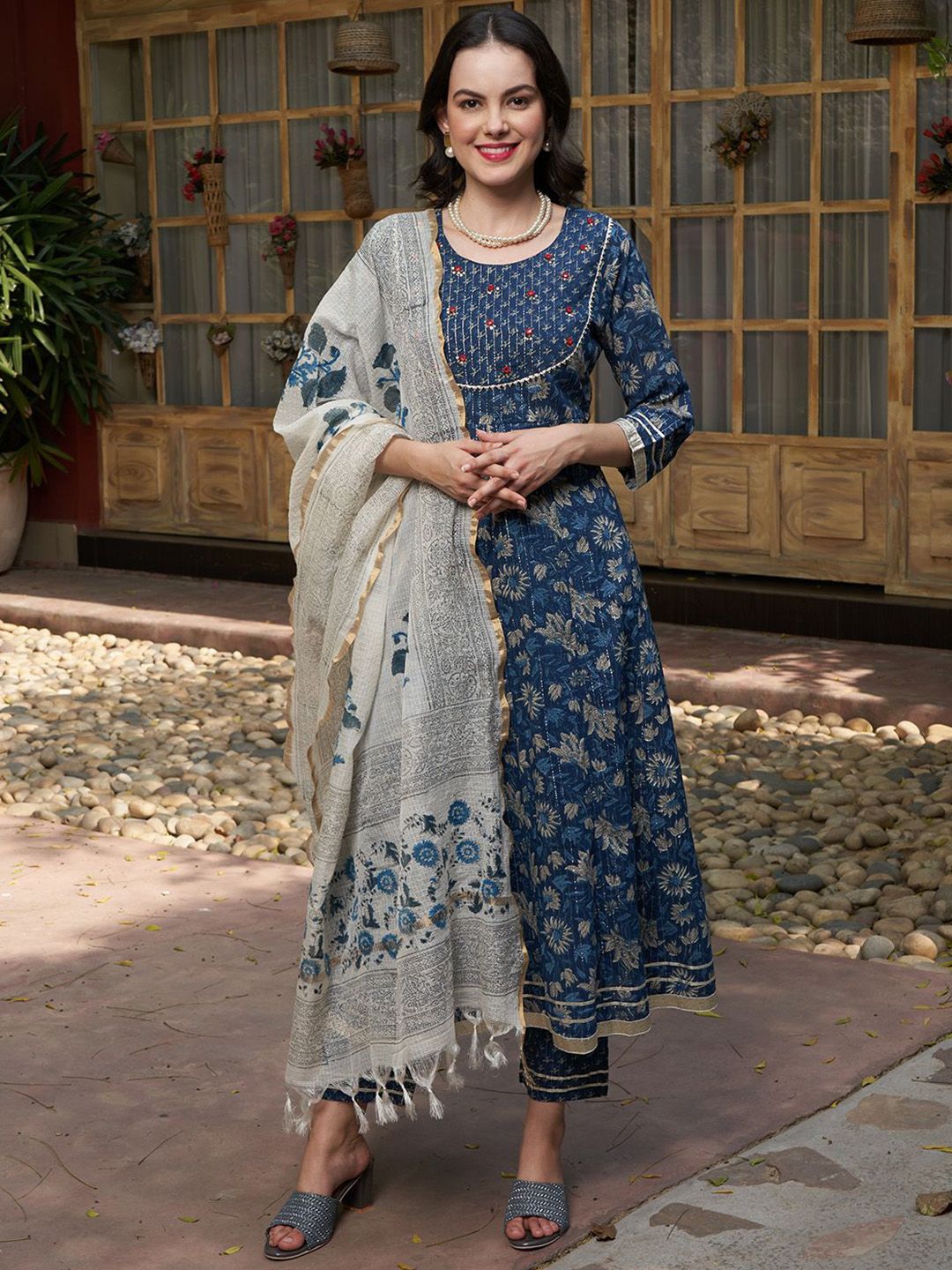 BANDIA Women Floral Printed Panelled Mirror Work Pure Cotton Kurta Set