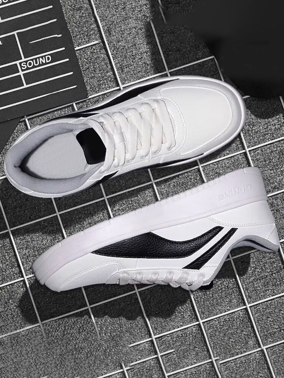 Robbie Jones Men Colourblocked Lace-Ups Sneakers
