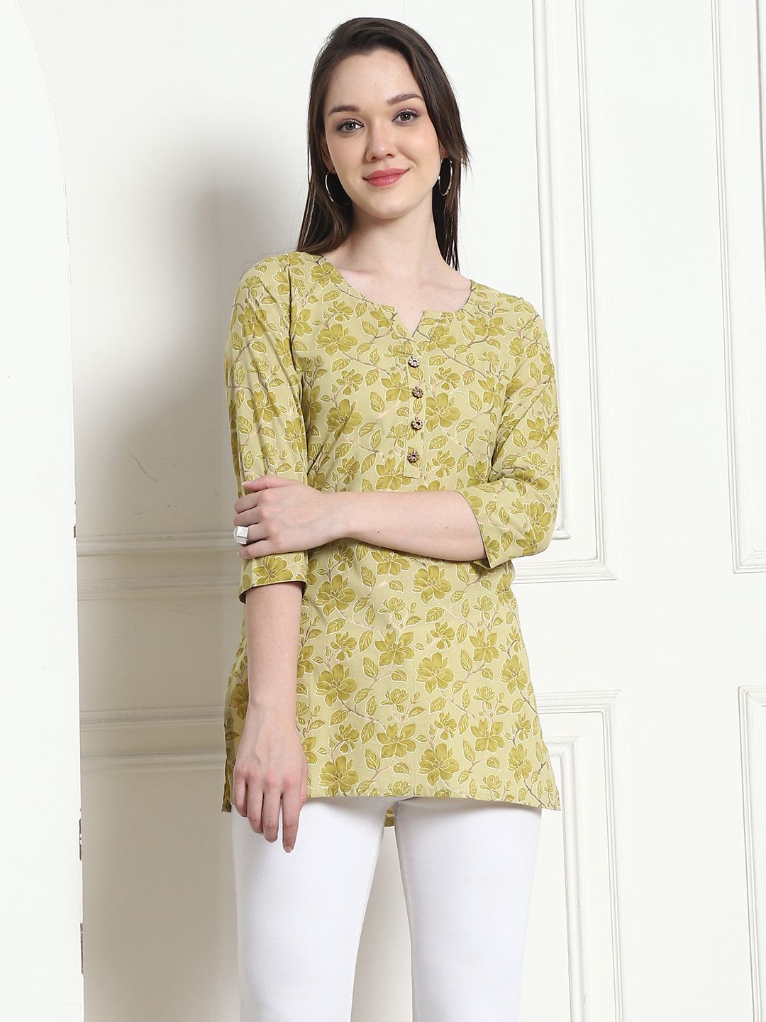 Merira Floral Printed Notch Neck Pure Cotton Straight Kurti