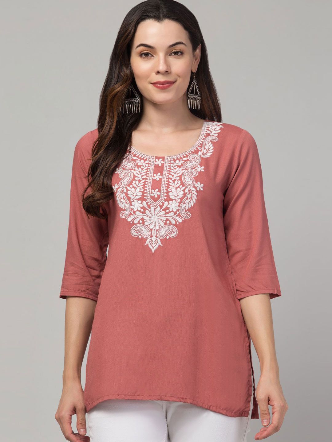 CROWN KING Women Embroidered Kurti