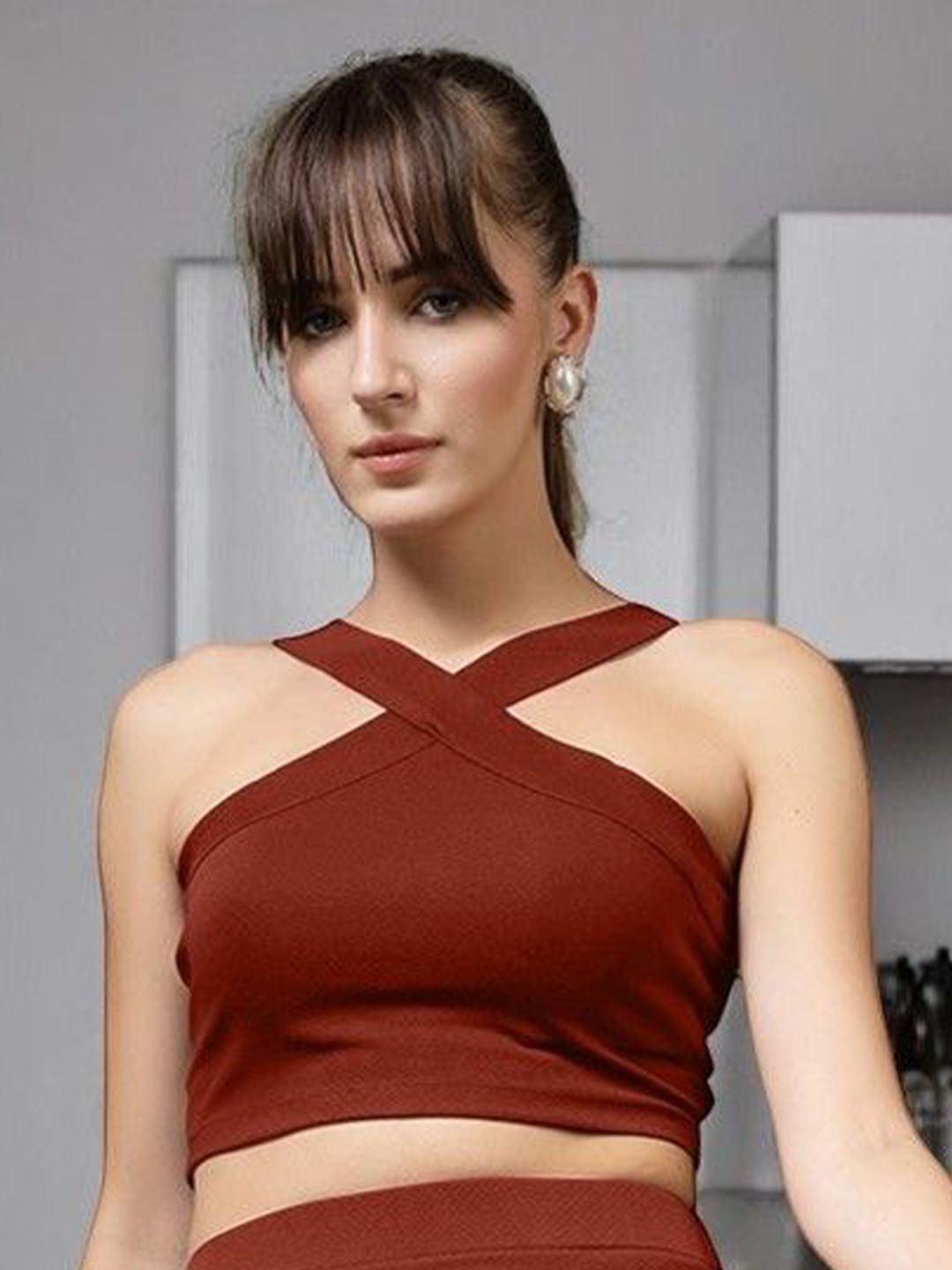 OOMPH! FACTOR Women Shoulder Straps Crop Fitted Top