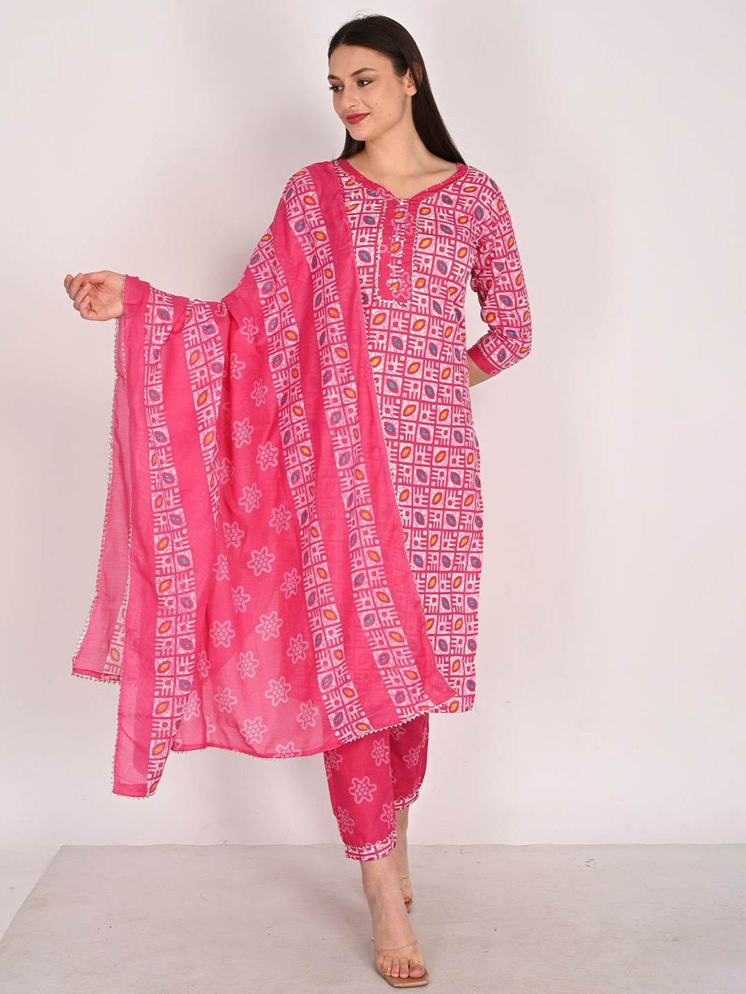 Rajnandini Women Floral Printed Regular Kurti with Pyjamas & With Dupatta
