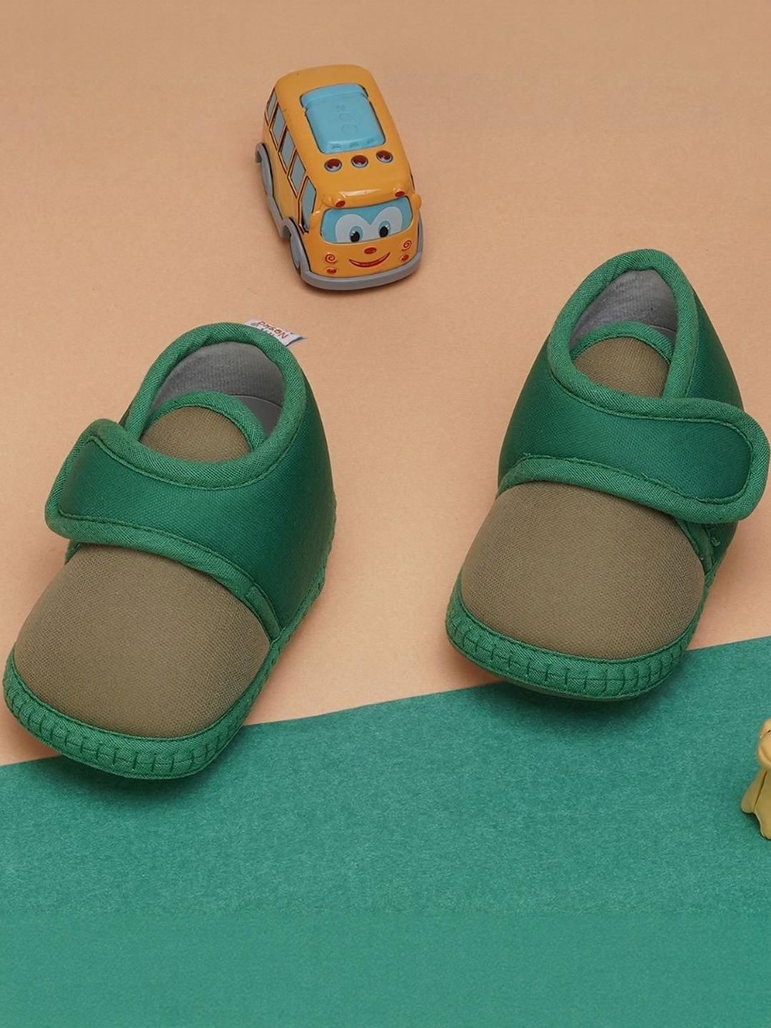 NESKA MODA Kids-Unisex Green Cotton Booties