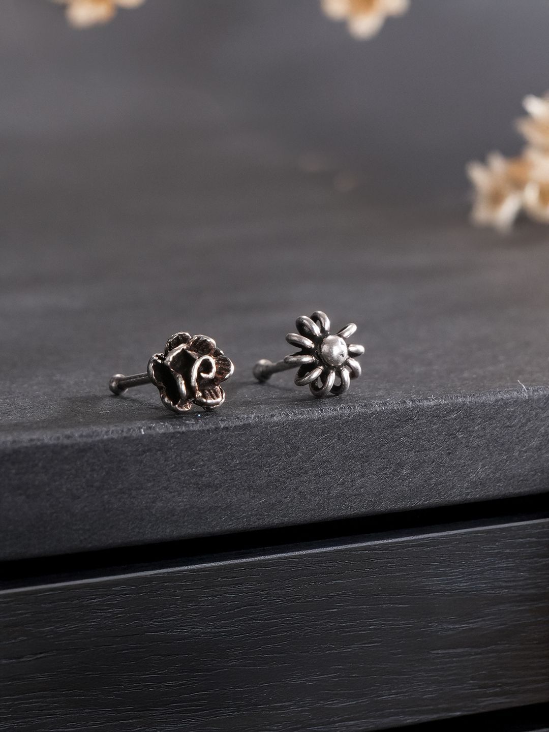 SARAF SILVERETZ Set of 2 Oxidised 925 Sterling Silver Rose & Flower Stud Nosepins