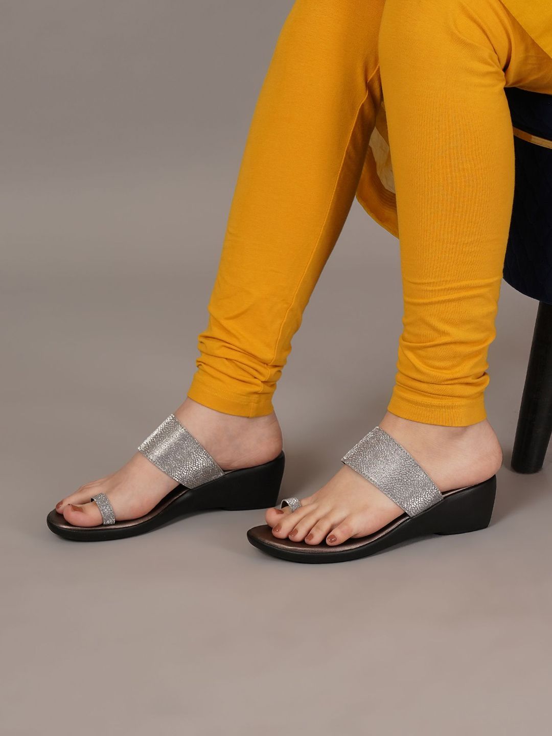 TWINSSHOE Women One-Toe Wedge Heels