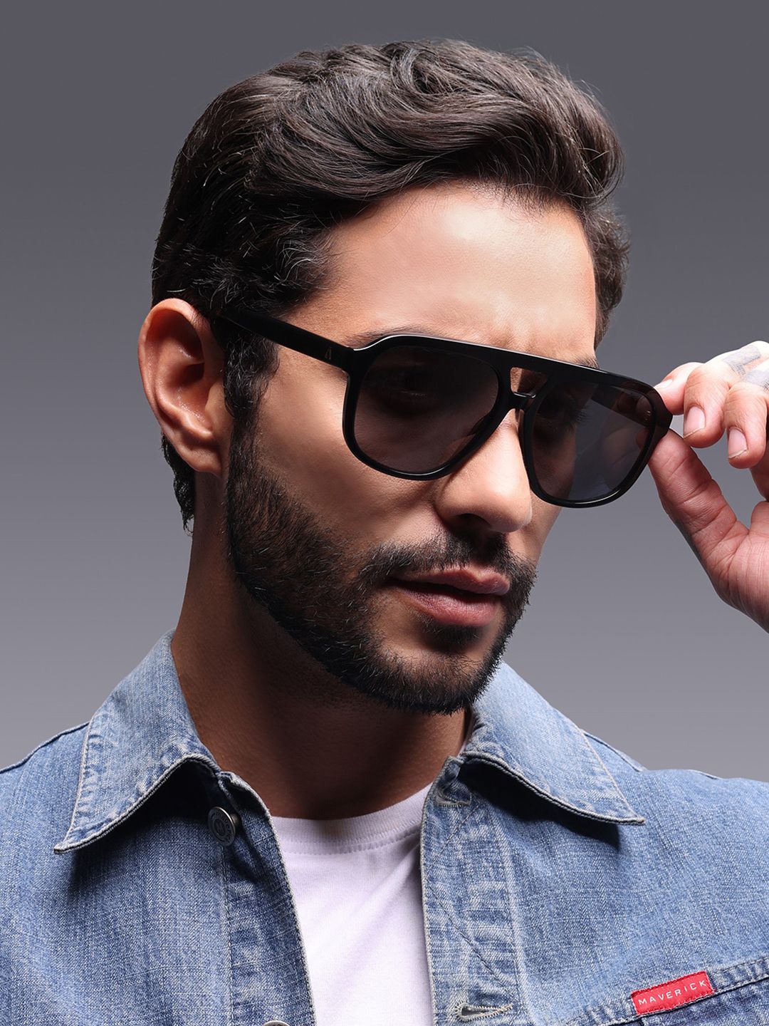 Augussto Caesar Unisex UV Protected Full Rim Square Sunglasses With Black Frame Smoke Lens