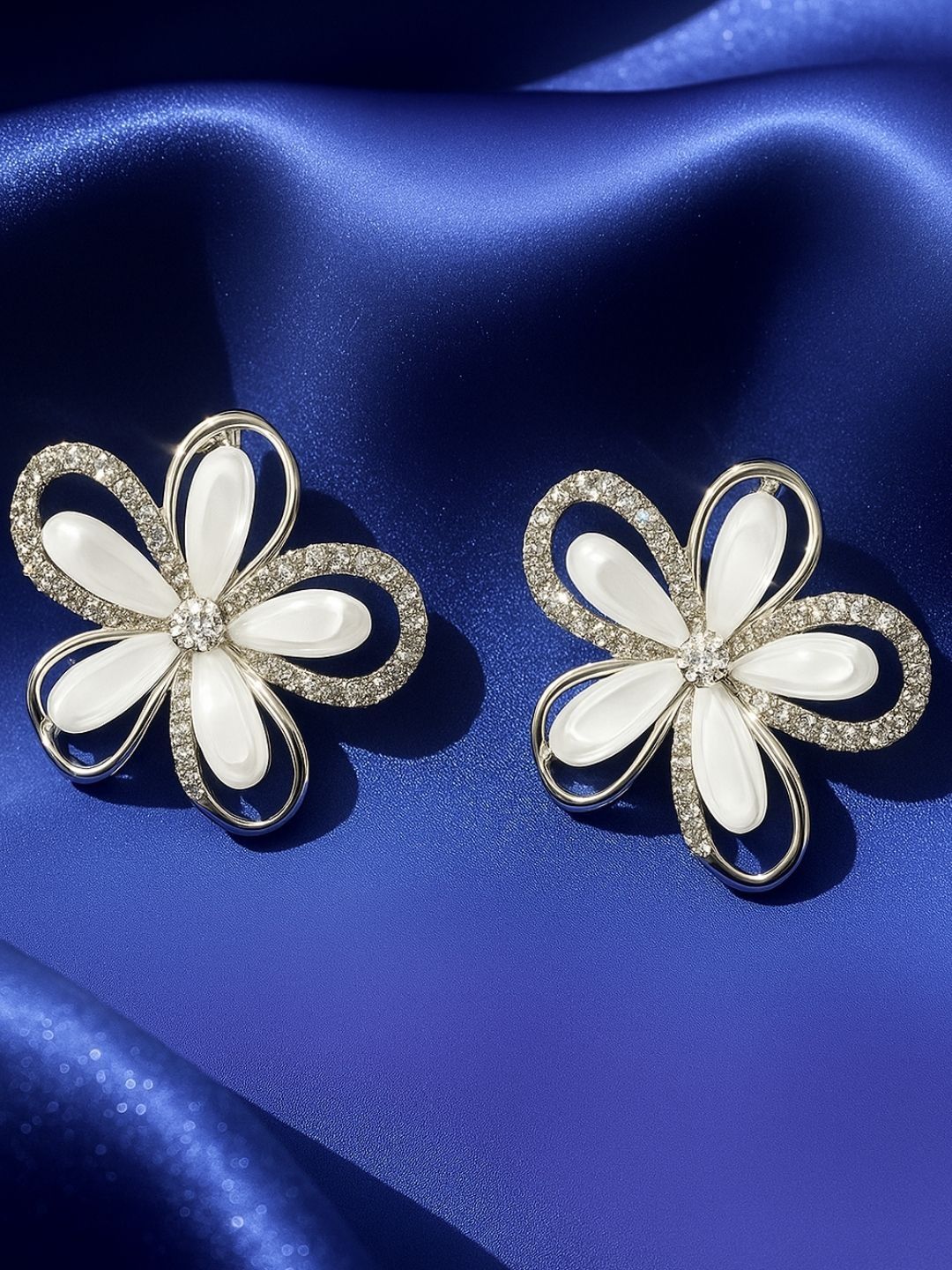 Nui Floral Studs Earrings