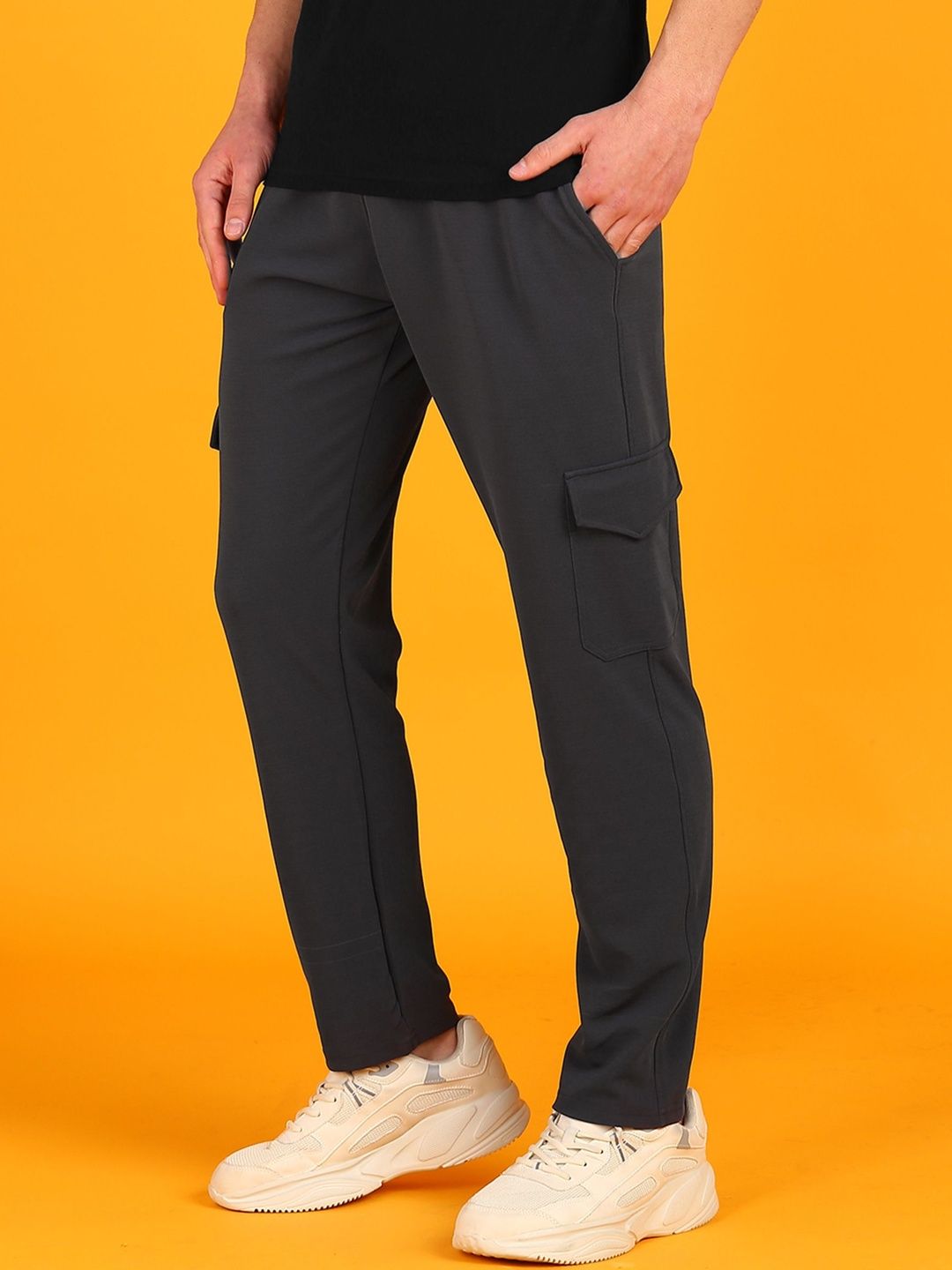 Rhino Rage Men Relaxed-Fit Mid-Rise Cargo Pants