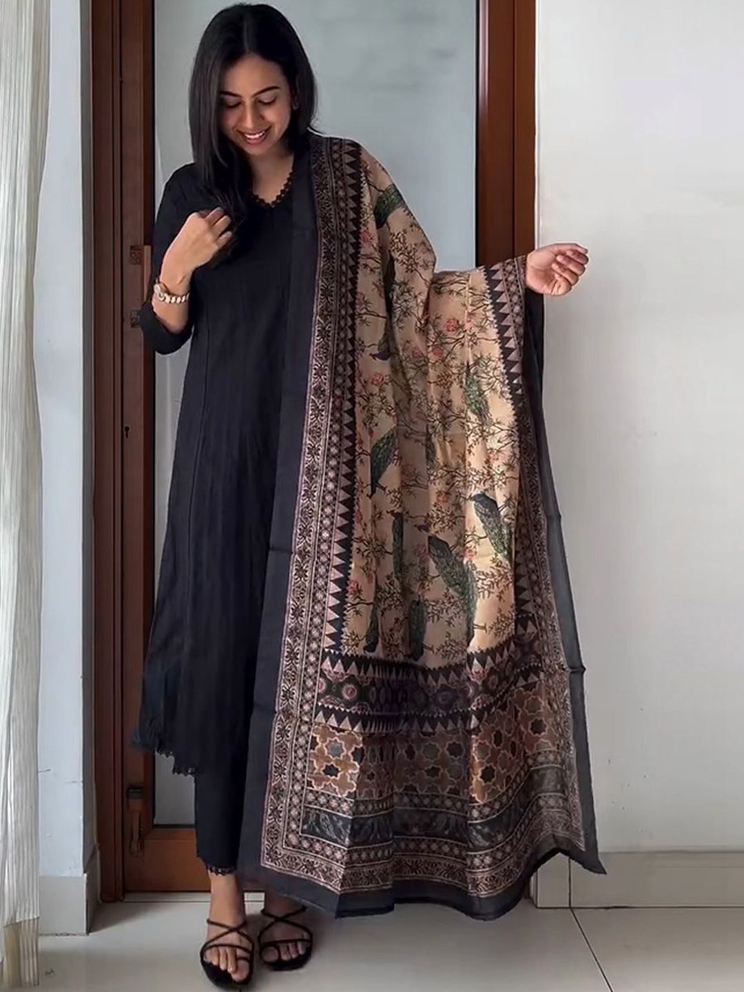 Women Ethnic Motifs Regular Kurta with Trousers & With Dupatta 7
