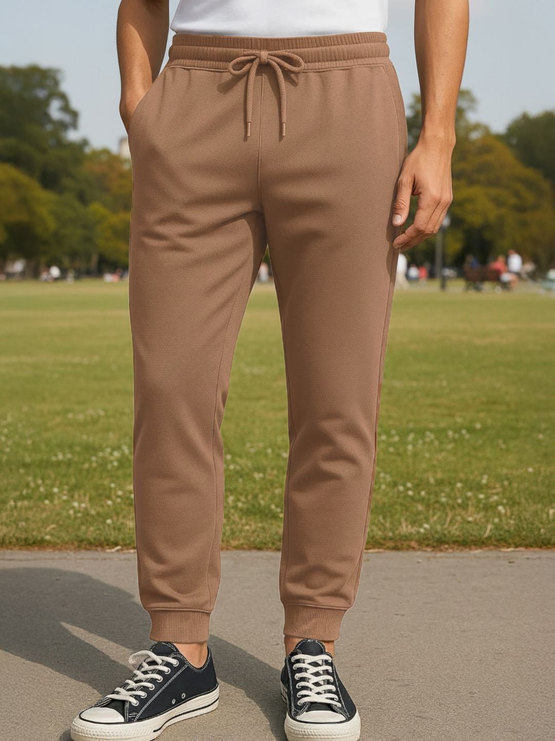 NOBERO Men Mid-Rise Joggers