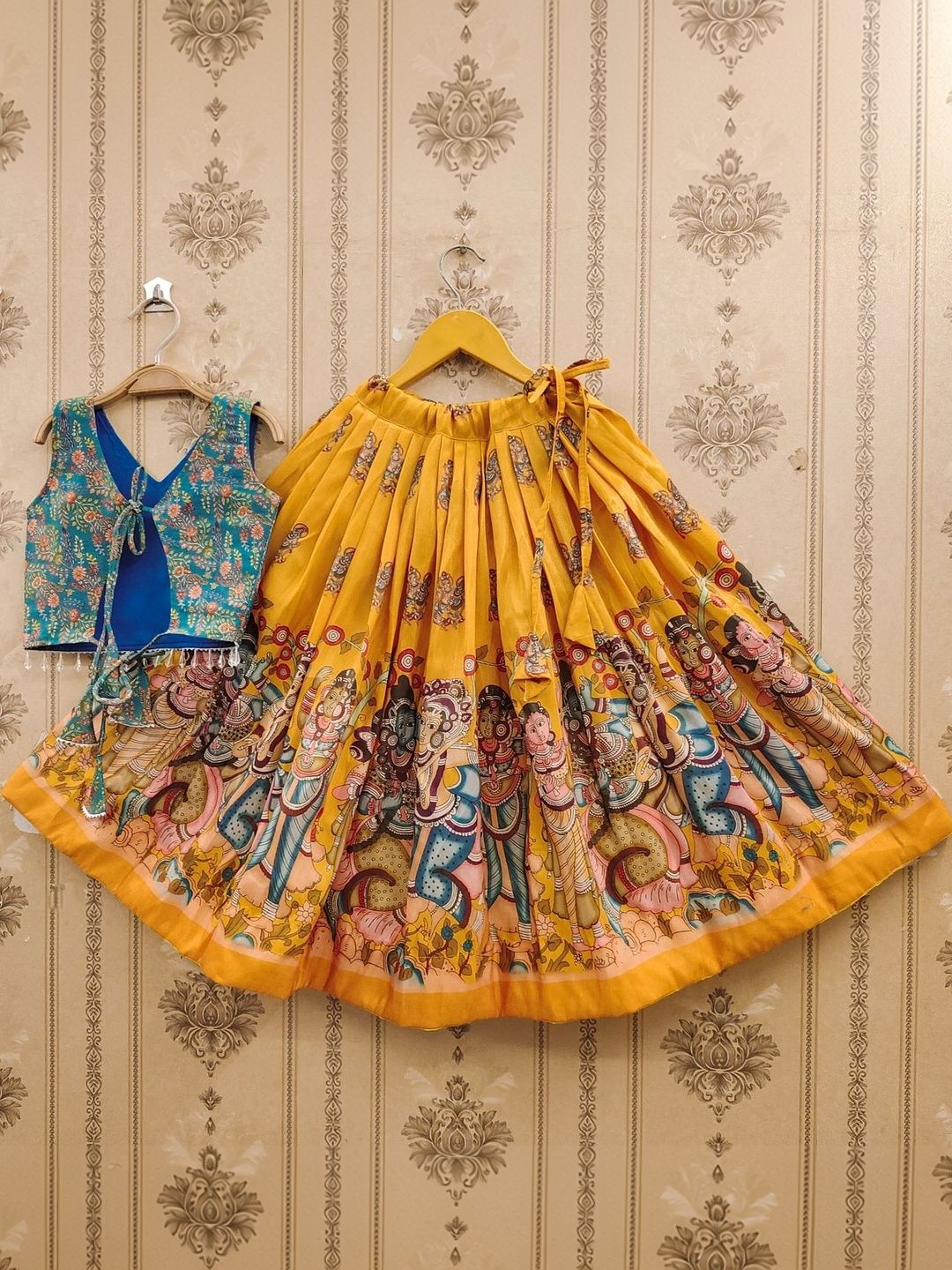 Girls Printed V-Neck Flared Lehenga Choli With Dupatta 5