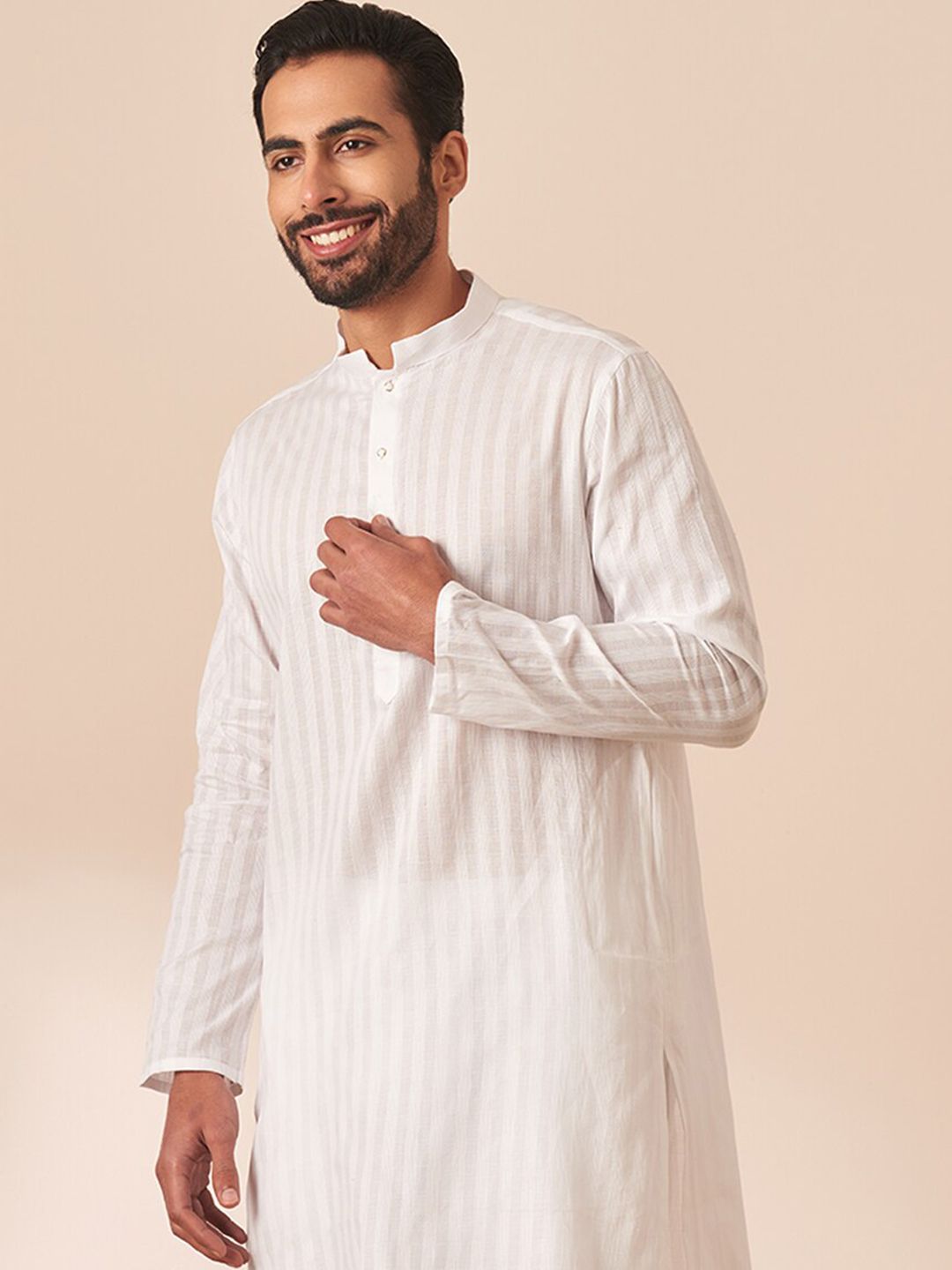 Manyavar Mandarin Collar Long Sleeves Thread Work Kurta