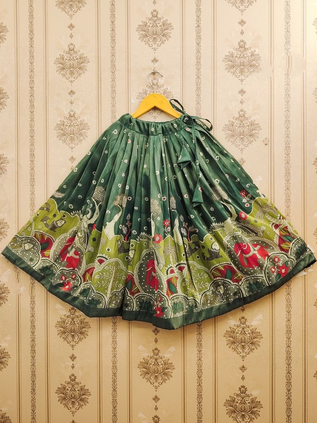 Girls Printed V-Neck Flared Lehenga Choli 6