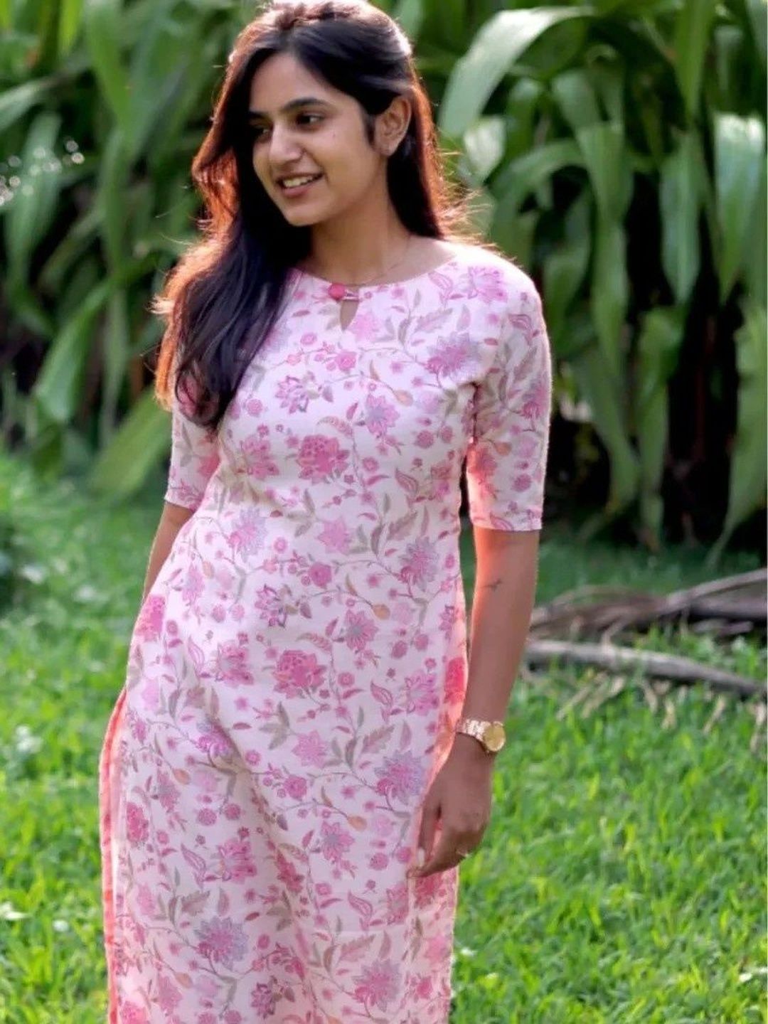 Kethi Fashion Women Floral Printed Straight Kurta