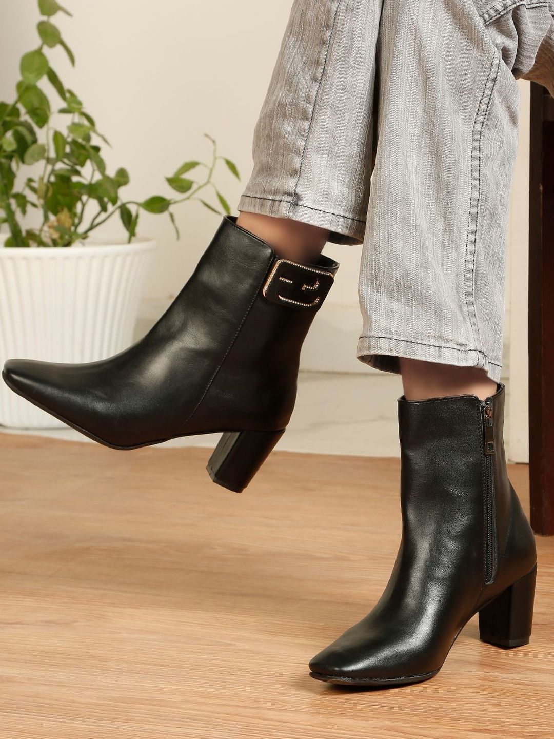 Flat n Heels Women Square Toe Zip Regular Boots