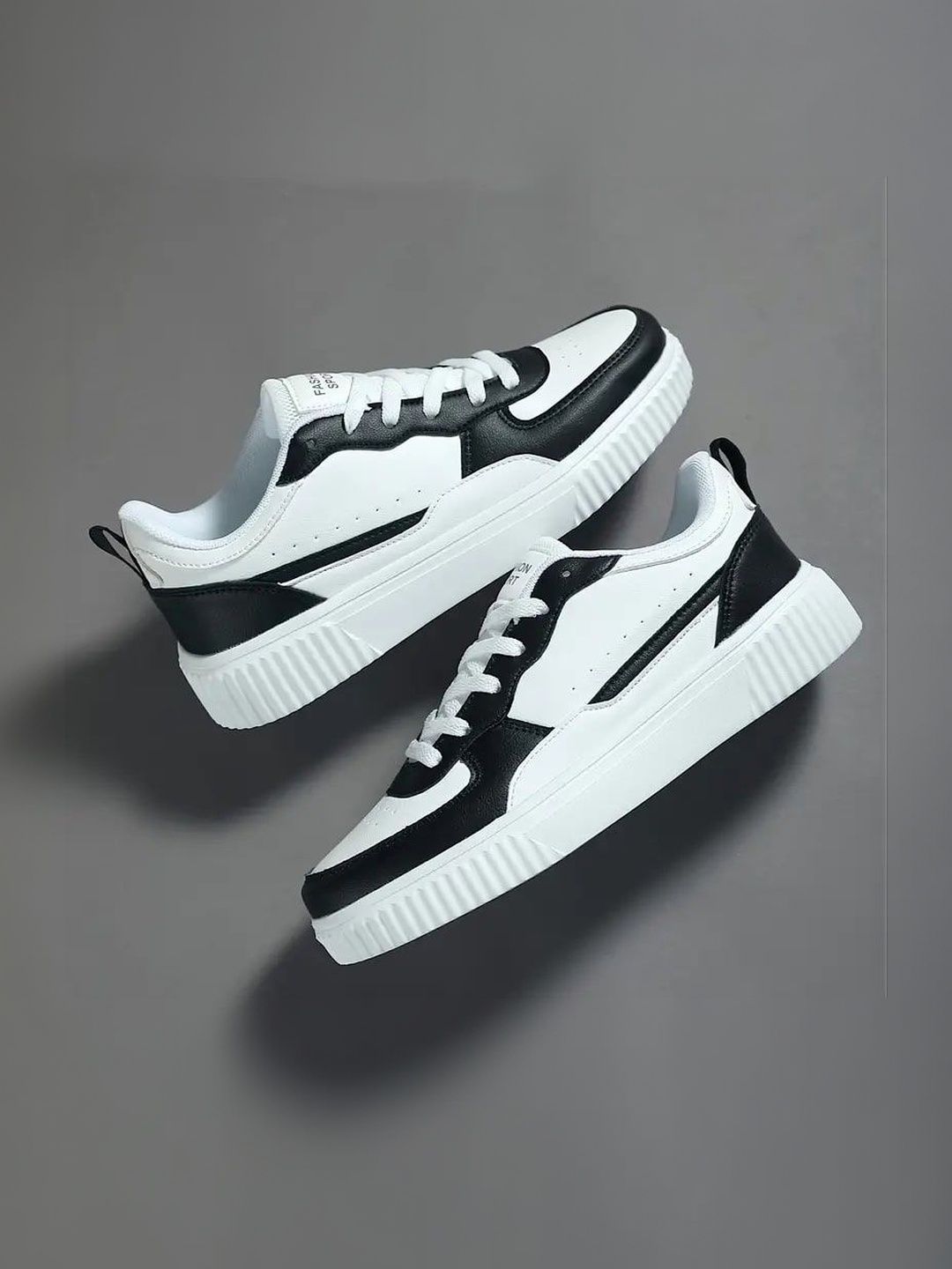 Lejano Men Colourblocked Round Toe Sneakers