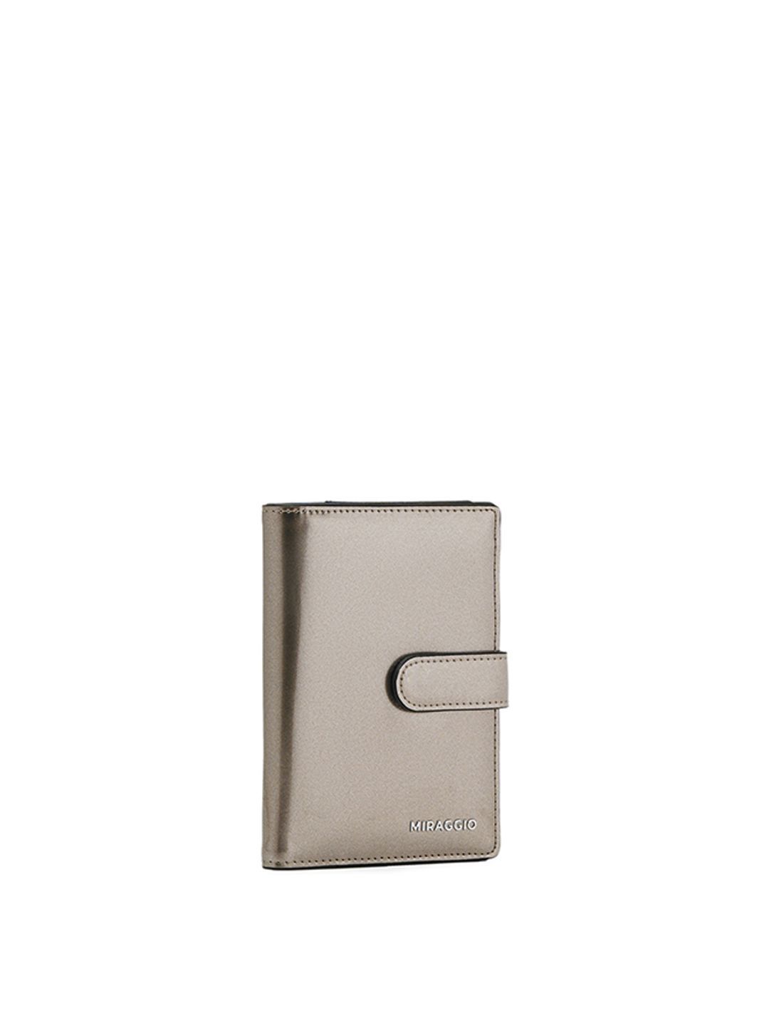 MIRAGGIO Scratch Resistant Passport Holder