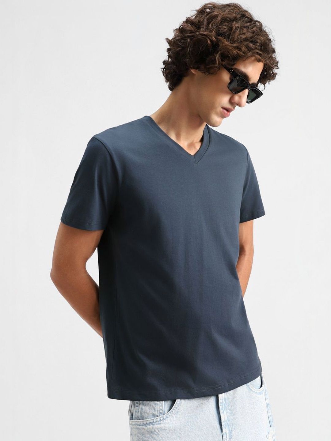 Snitch Men V-Neck T-shirt