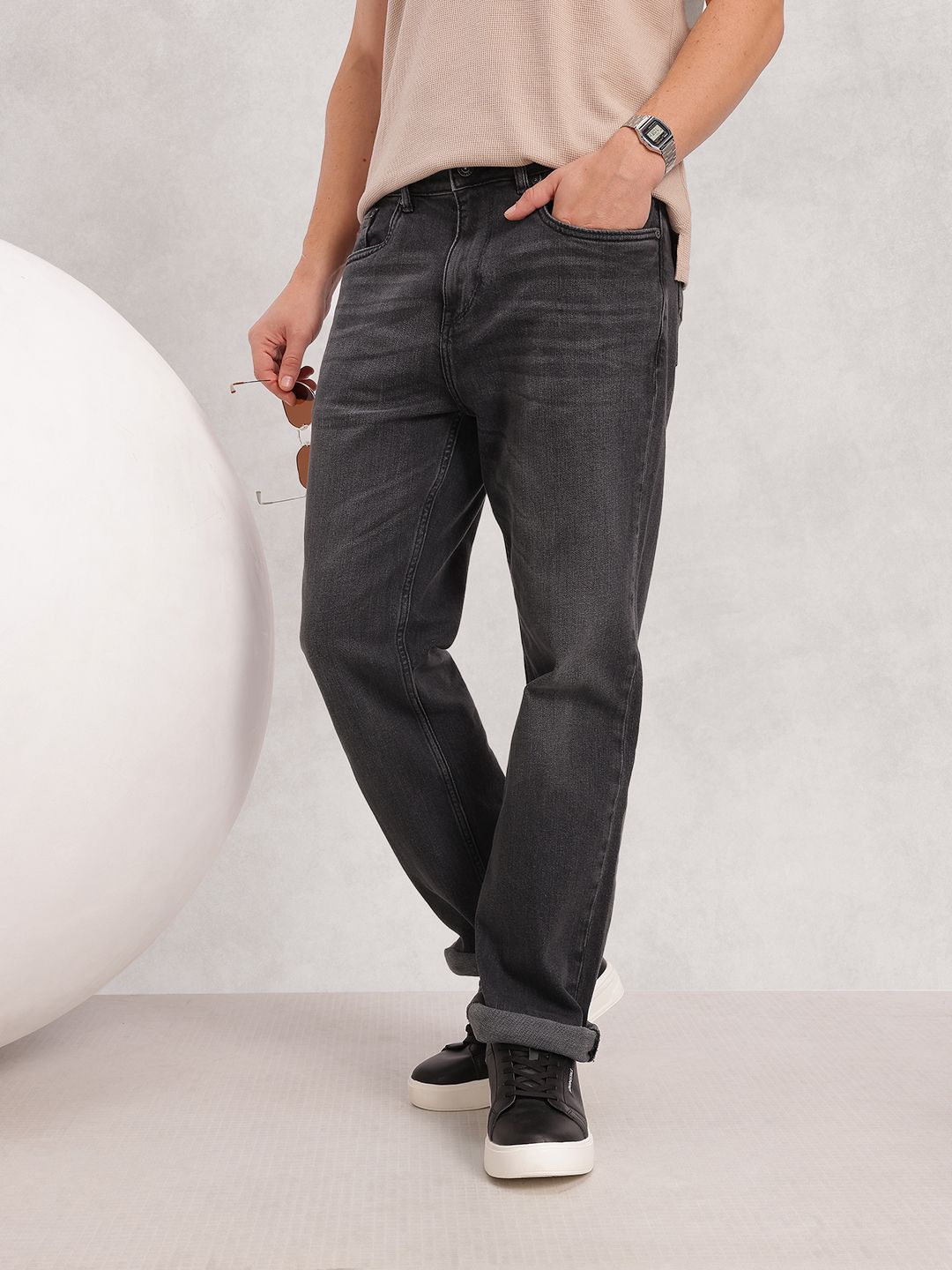 Nautica Men Relaxed Fit Mid-Rise Light Fade Stretchable Jeans