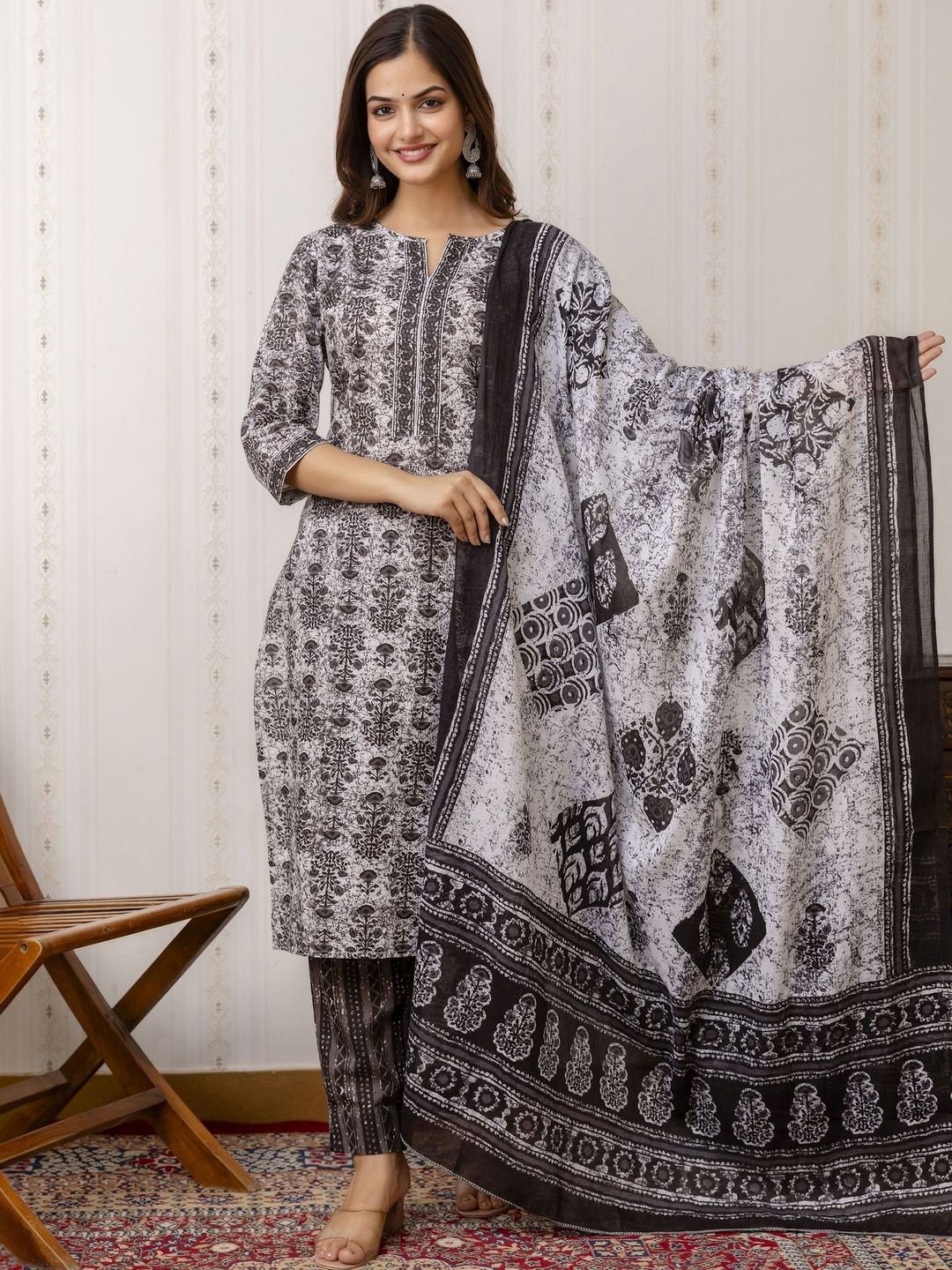 HERE&NOW Women Ethnic Motifs Printed Regular Gotta Patti Pure Cotton Kurta with Trousers & With Dupatta