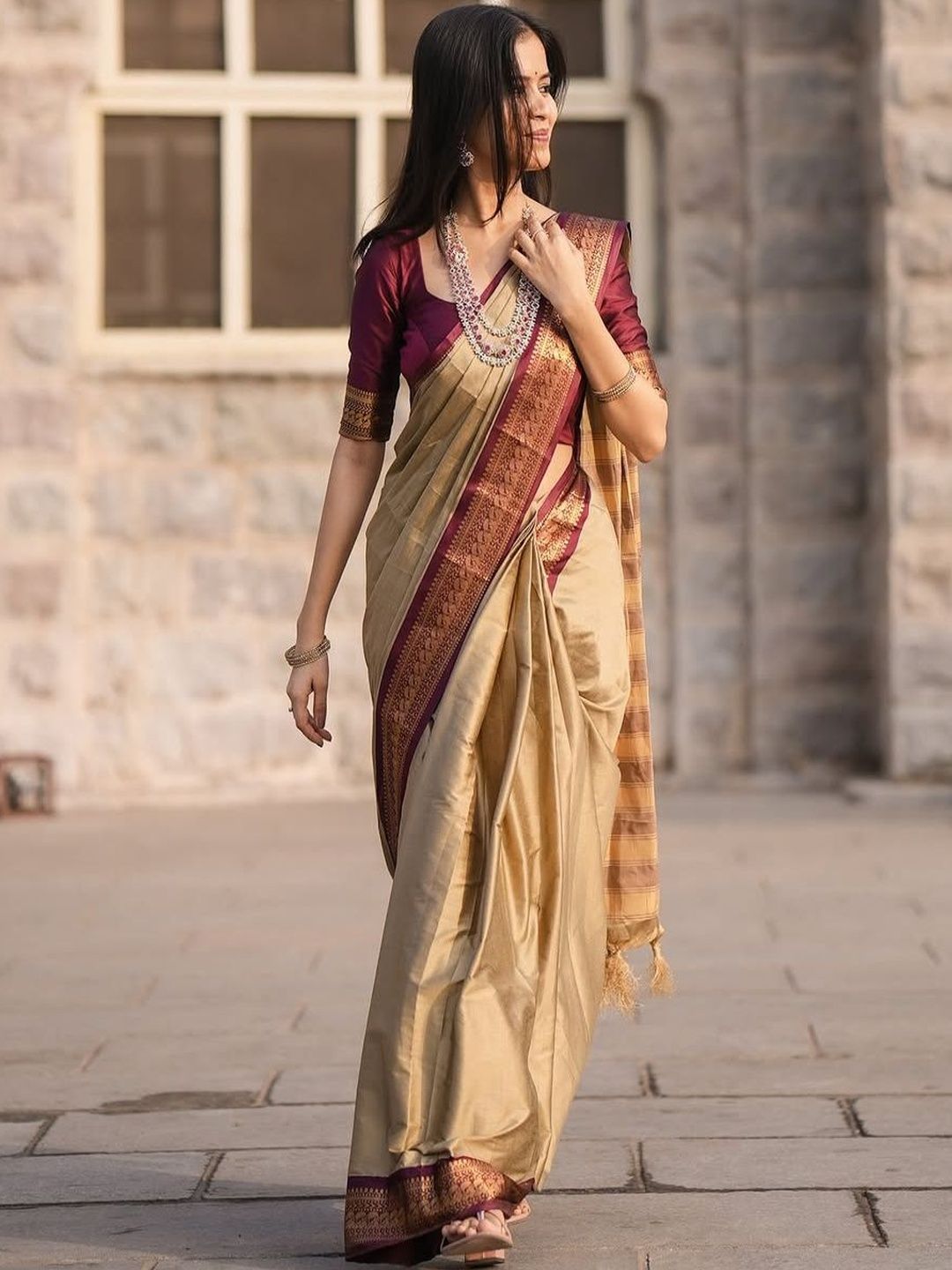 Woven Design Zari Silk Cotton Handloom Banarasi Saree