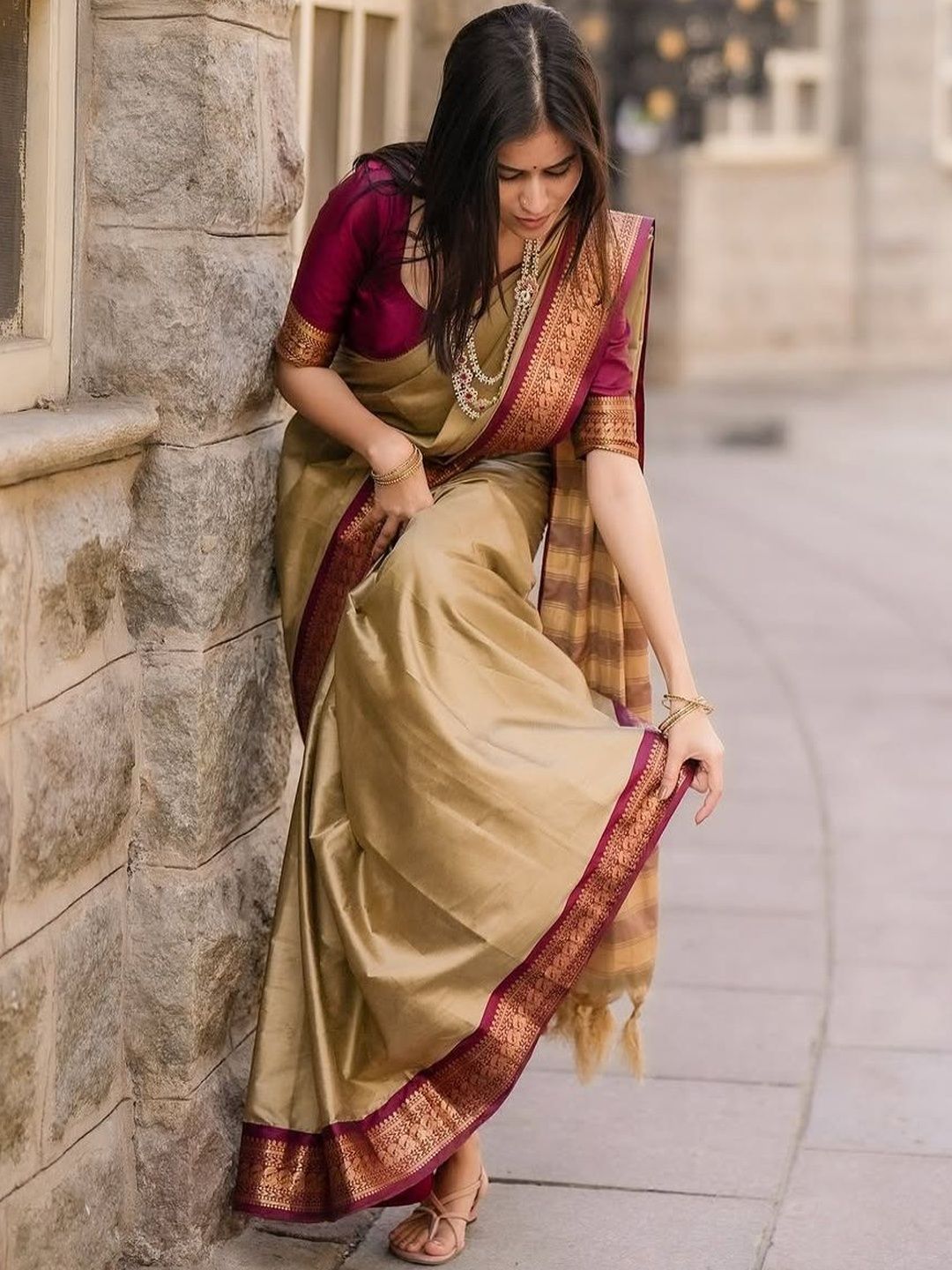 Woven Design Zari Silk Cotton Handloom Banarasi Saree 6