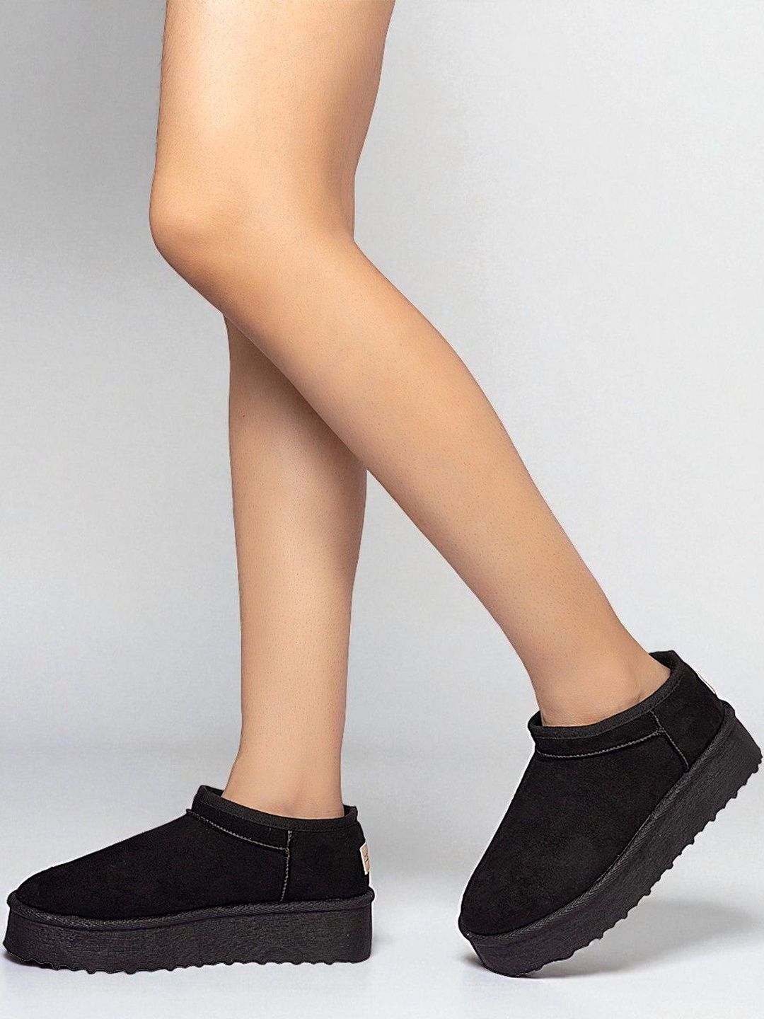 Truffle Collection Women Round Toe Winter Boots