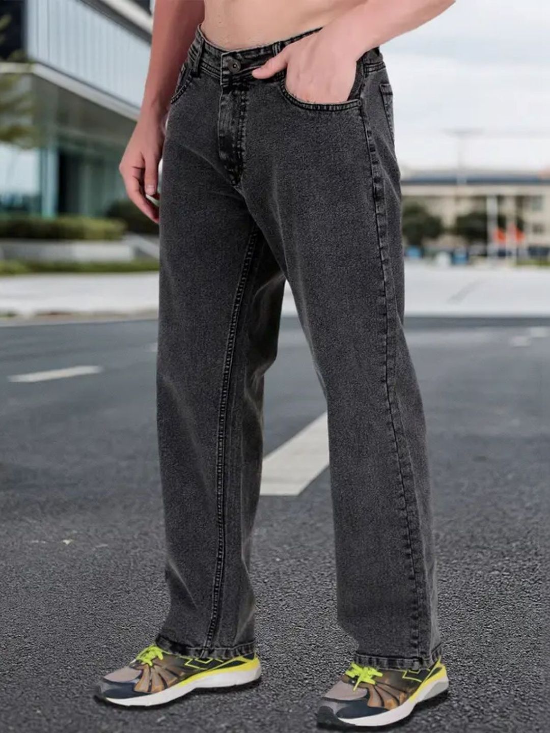 LINARIA Men Classic Mid-Rise Light Fade Stretchable Jeans