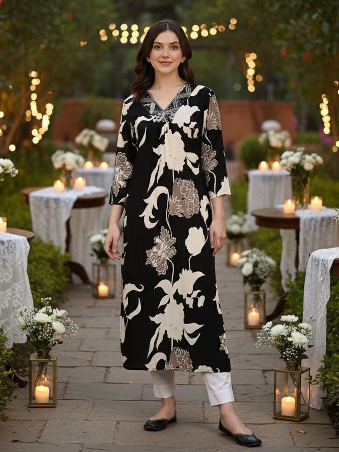 Maaesa Women Floral Printed V-Neck Straight Kurta