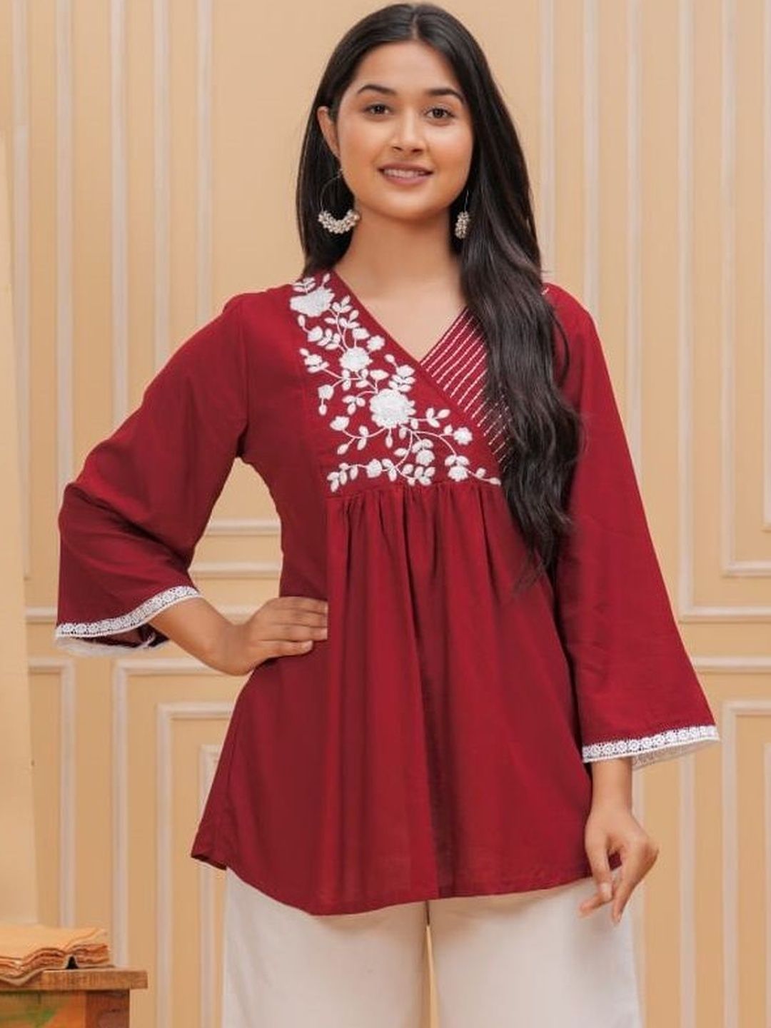 PALSIYA PRESENTS Women Floral Embroidered Ethnic Top