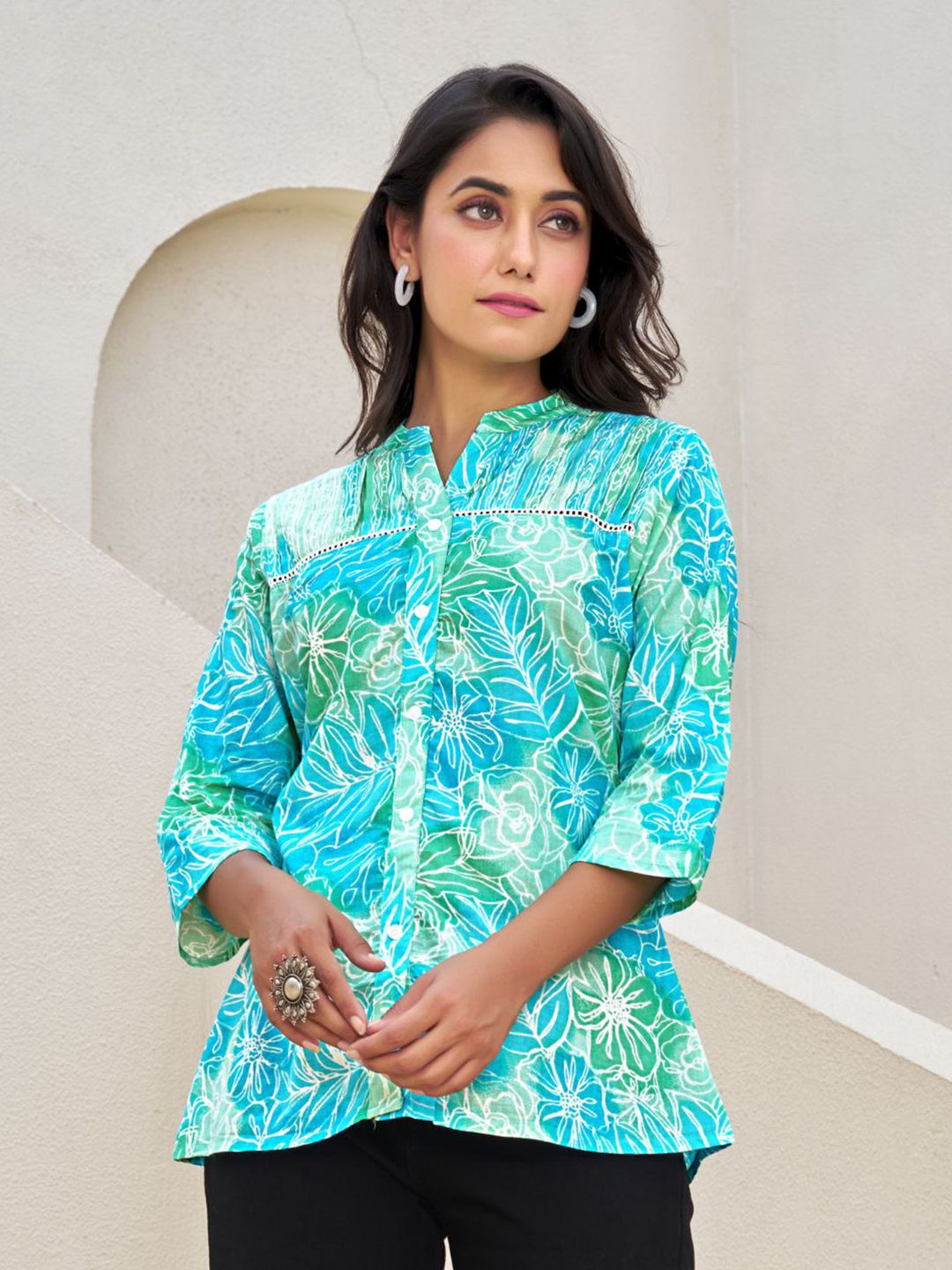 Kaftanize Women Green blue abstract bold leaf floral print ladder lace short kurti