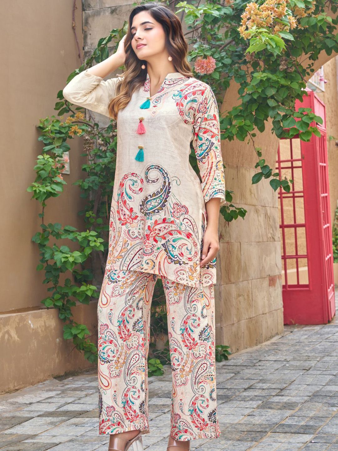 Kaftanize Printed Mandarin Collar Neck Tunic With Trousers Co-Ords