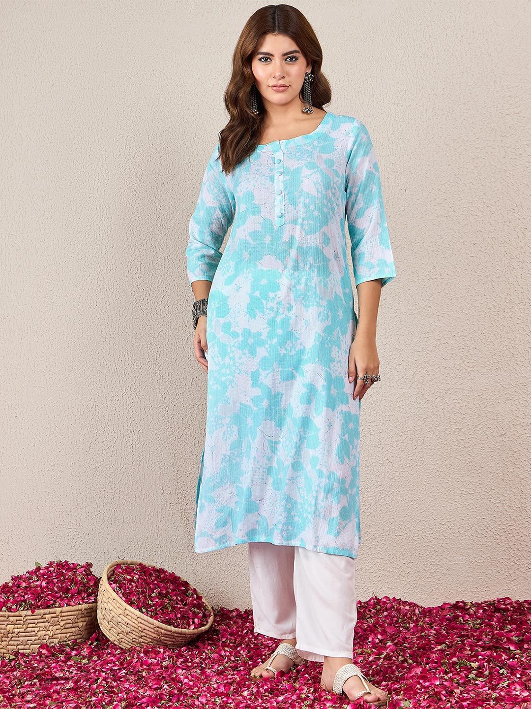 Skylee Pop Floral Printed Round Neck Straight Kurta