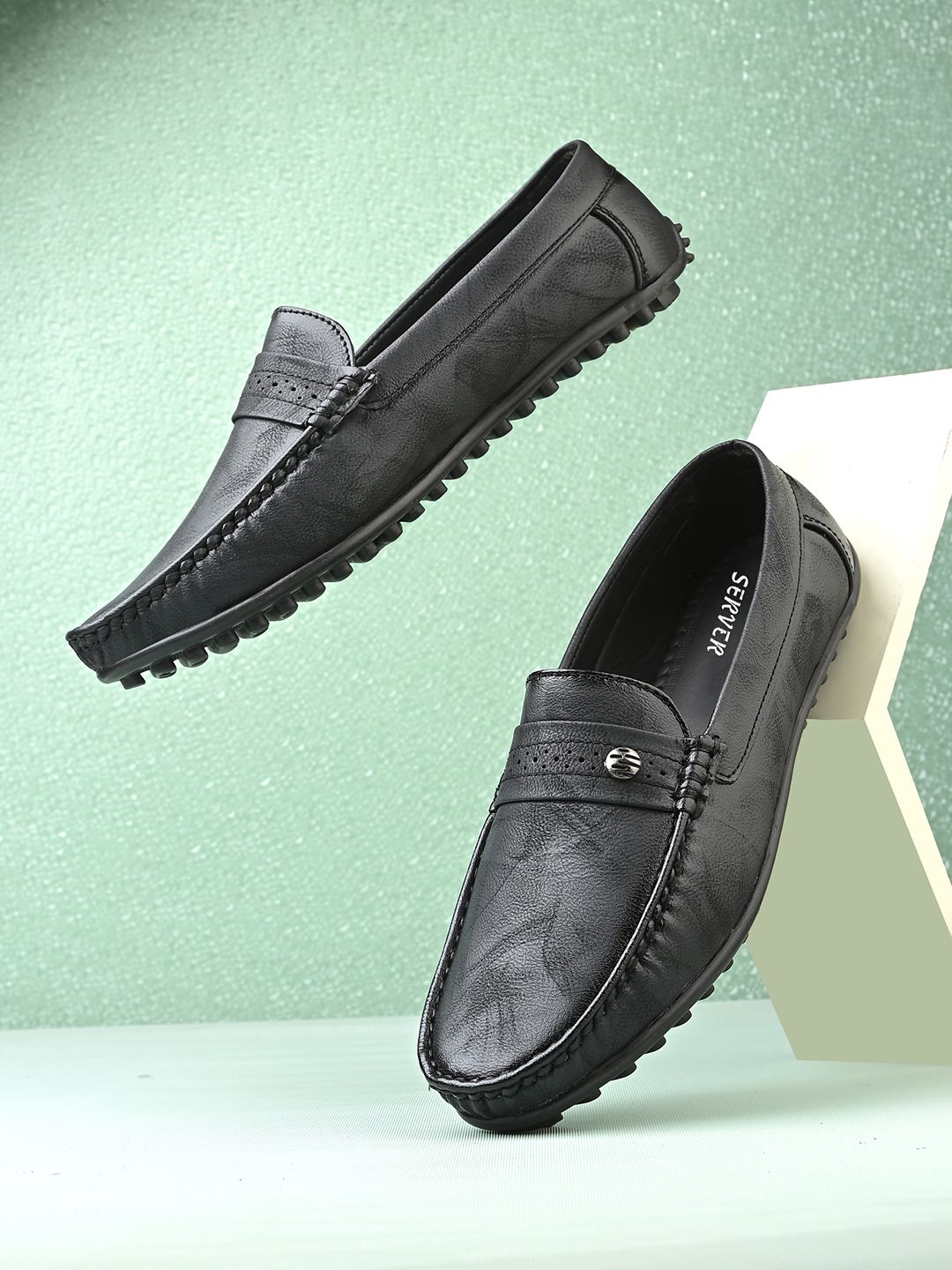 SERVER Men Solid Round Toe Lightweight Loafers