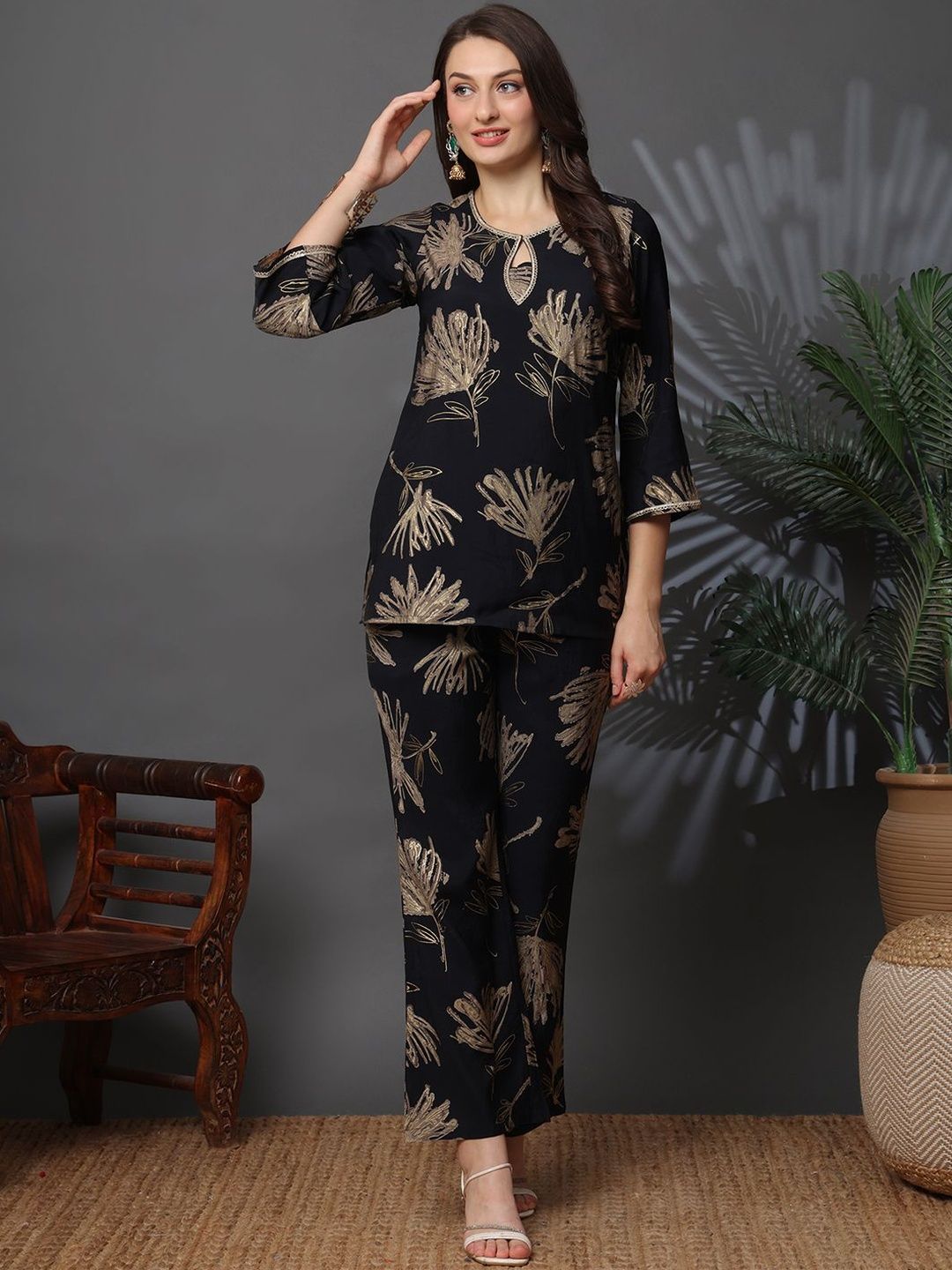 Claura Floral Printed Keyhole Neck Tunic With Trouser Collar Co-Ord Set
