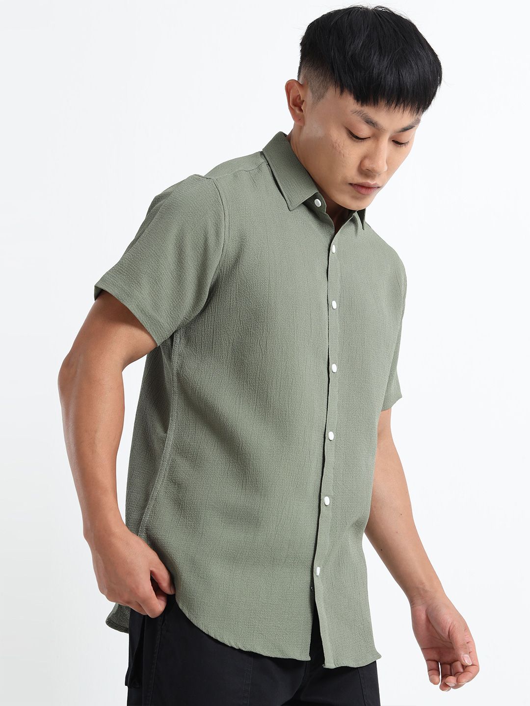 MOHICANS Men Solid Spread Collar Casual Shirt