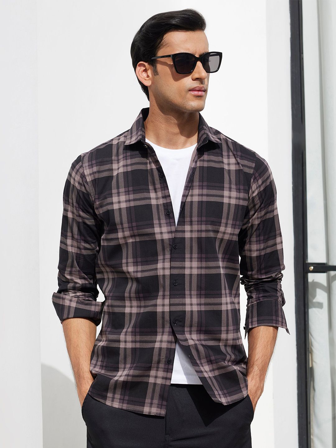 Zeyo Men Relaxed Fit Tartan Checked Spread Collar Pure Cotton Casual Shirt