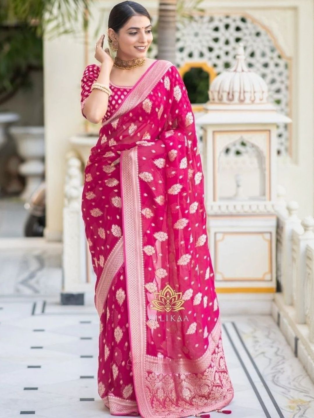 VASTRAAVEDAA Ethnic Motifs Zari Art Silk Handloom Banarasi Saree