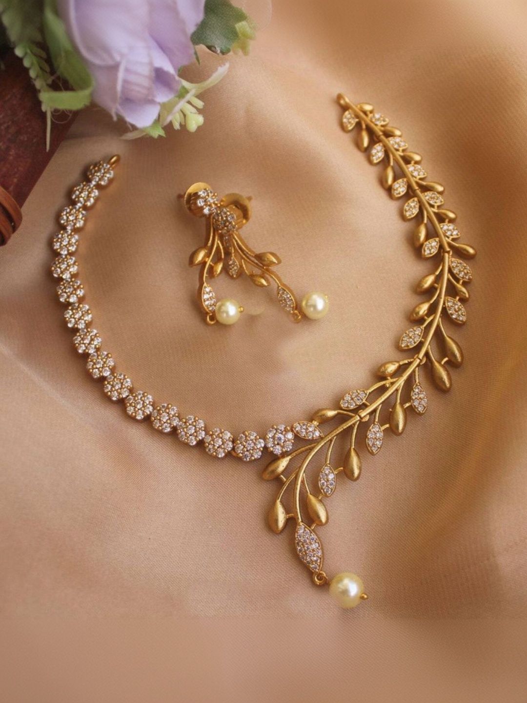 Super Weston Diamond-Studded Jewellery Set