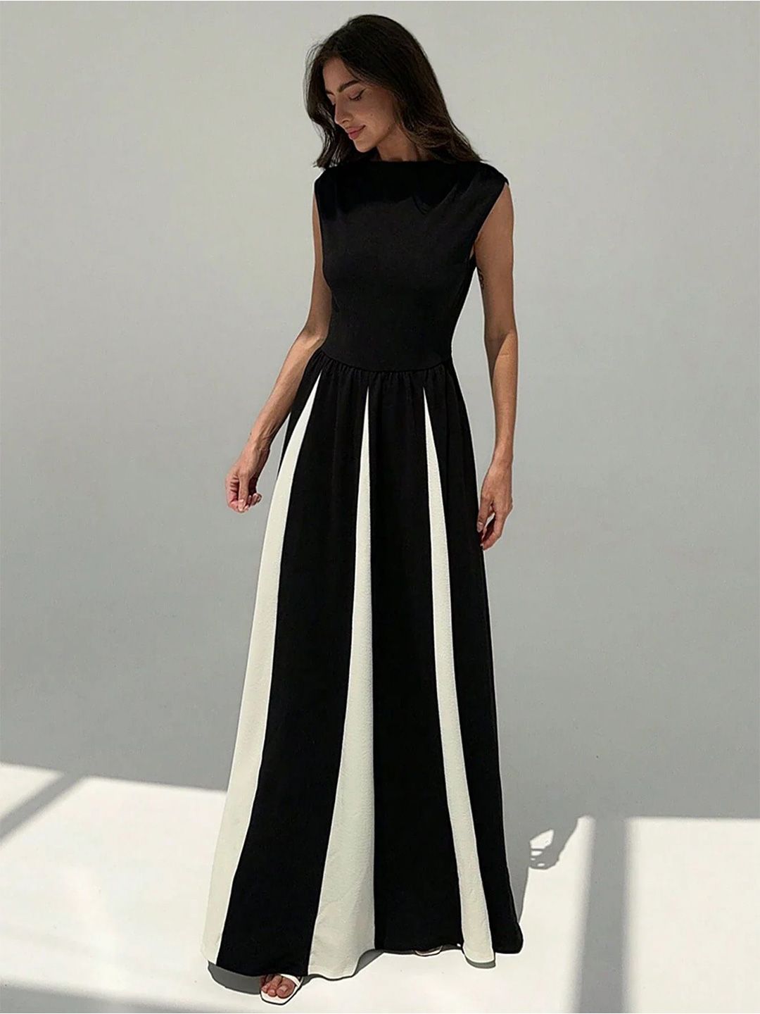 bebe Colourblocked A-Line Maxi Dress