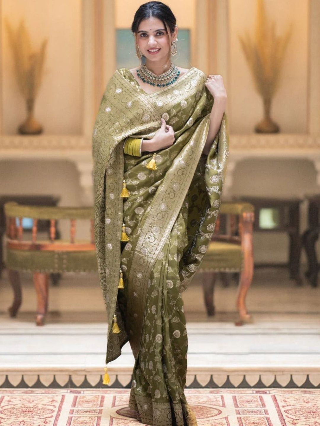 VASTRAAVEDAA Ethnic Motifs Woven Design Zari Banarasi Saree