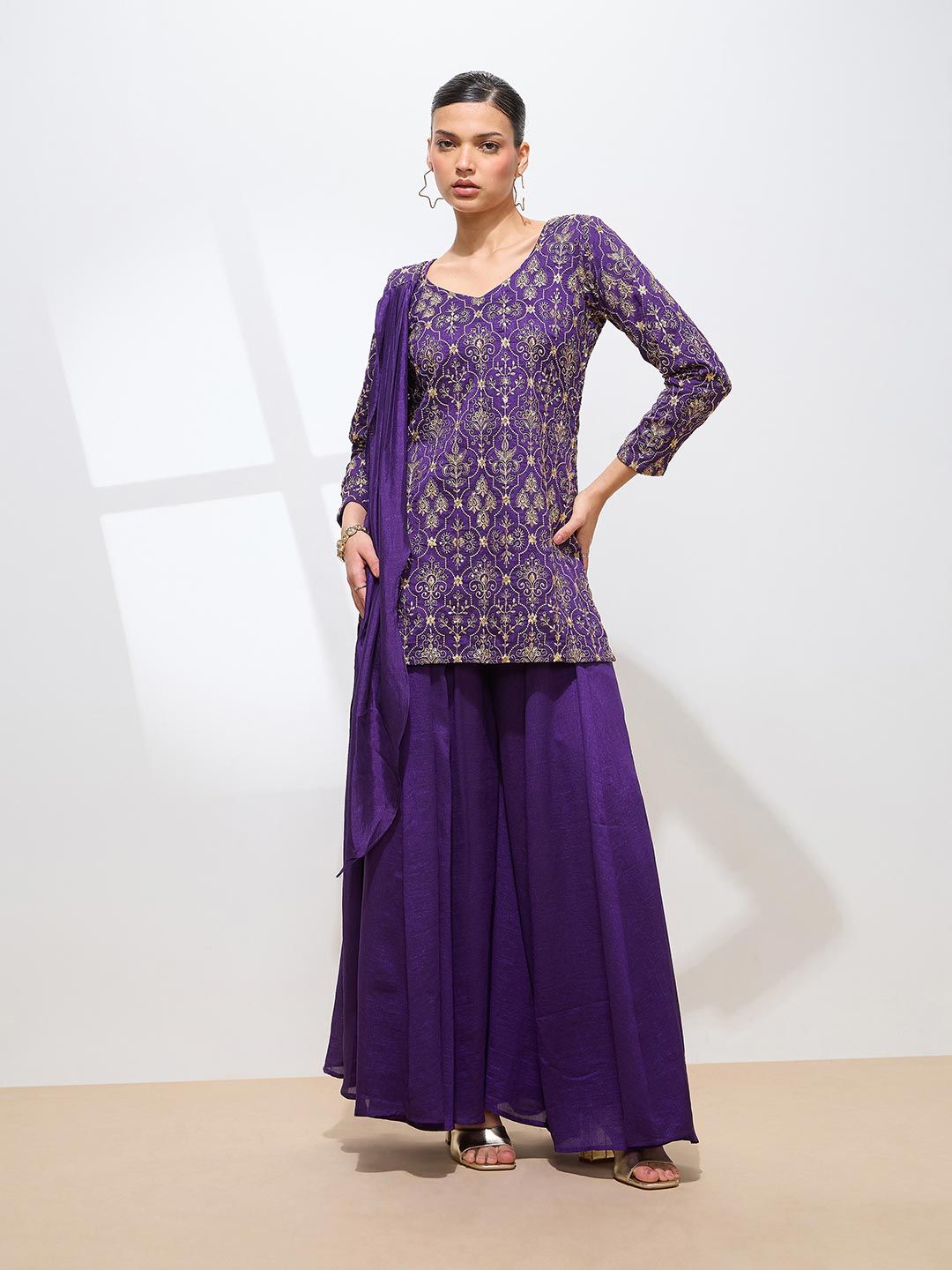 Women Ethnic Motifs Embroidered Thread Work Kurta Set With Trousers & Dupatta