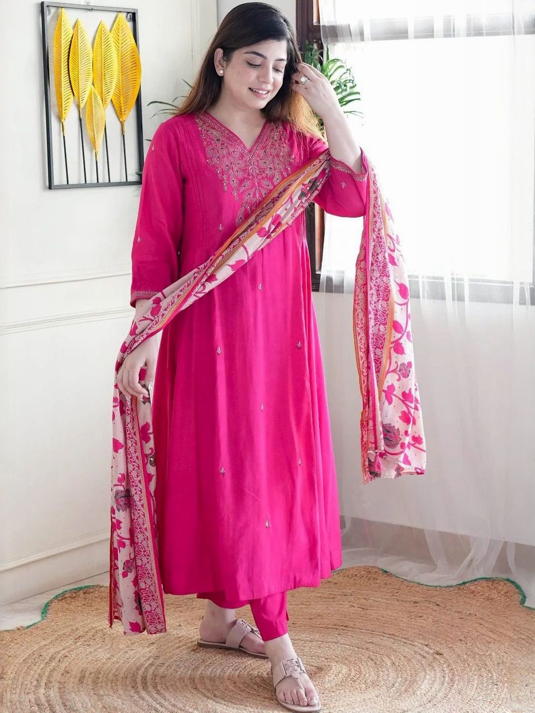 Ethnic Motifs Embroidered V-Neck Thread Work Kurta With Trousers & Dupatta 5