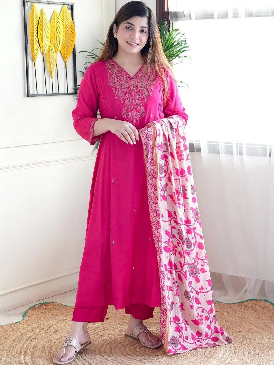 Ethnic Motifs Embroidered V-Neck Thread Work Kurta With Trousers & Dupatta 3